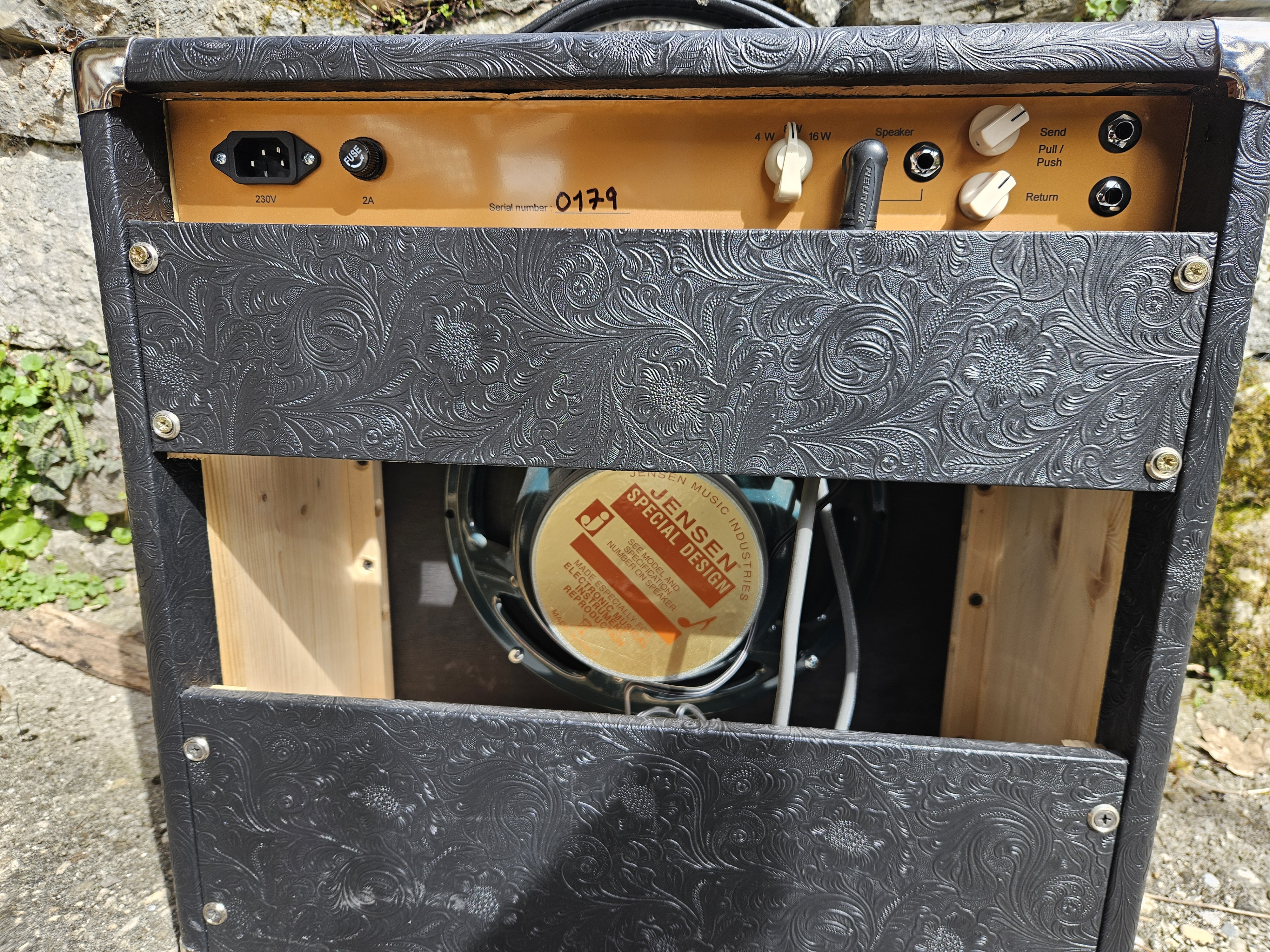 2279BF80-83F2-4F3B-8F97-F7E0C664D894