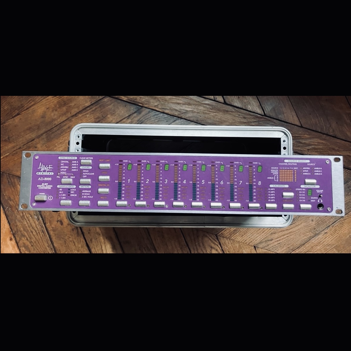 Vends Apogee AD-8000 + 2 cartes : AMBus Digi-8+ & DAC VIII – 24-bit / 8 canaux