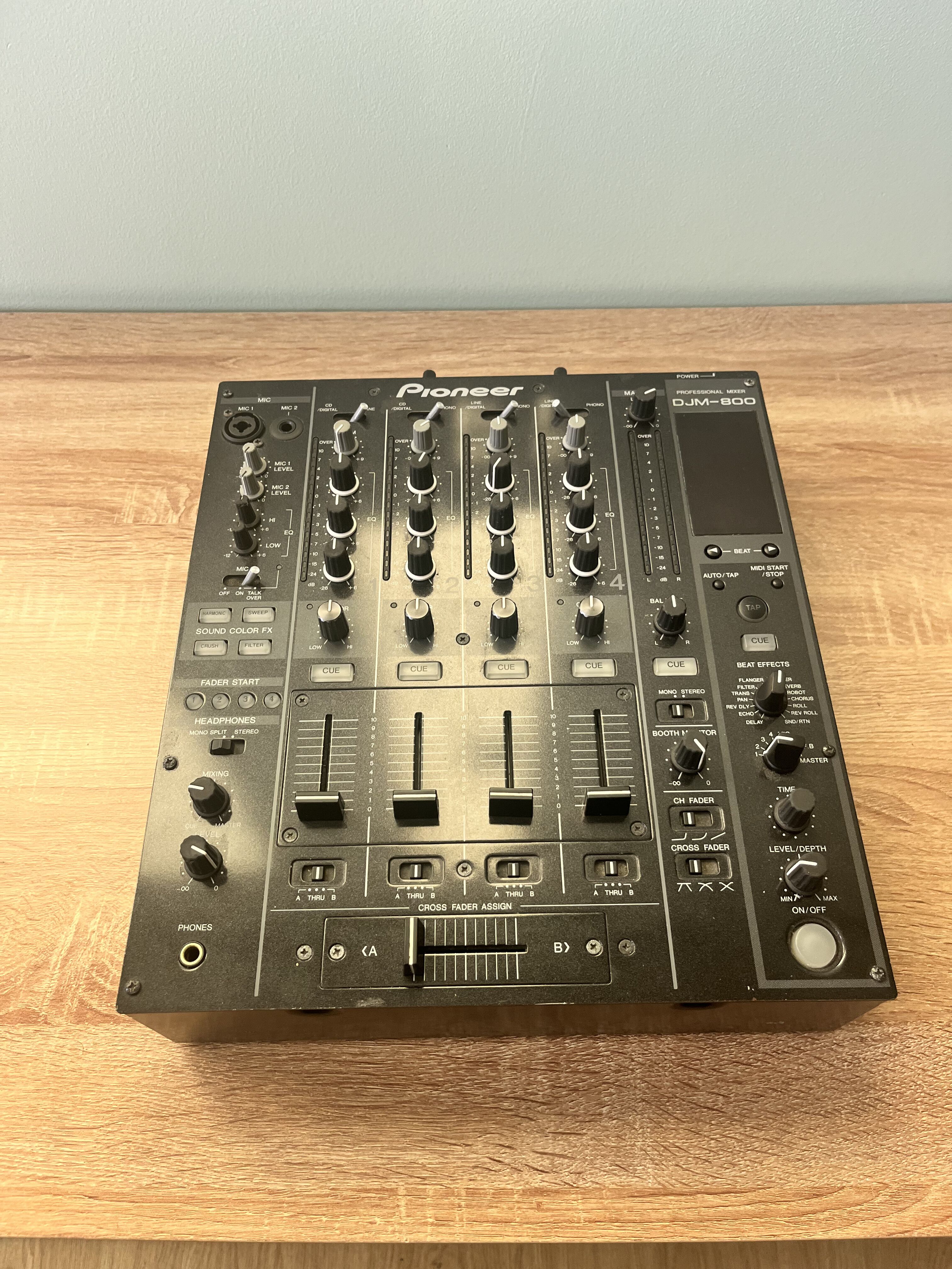 Vends DJM 800