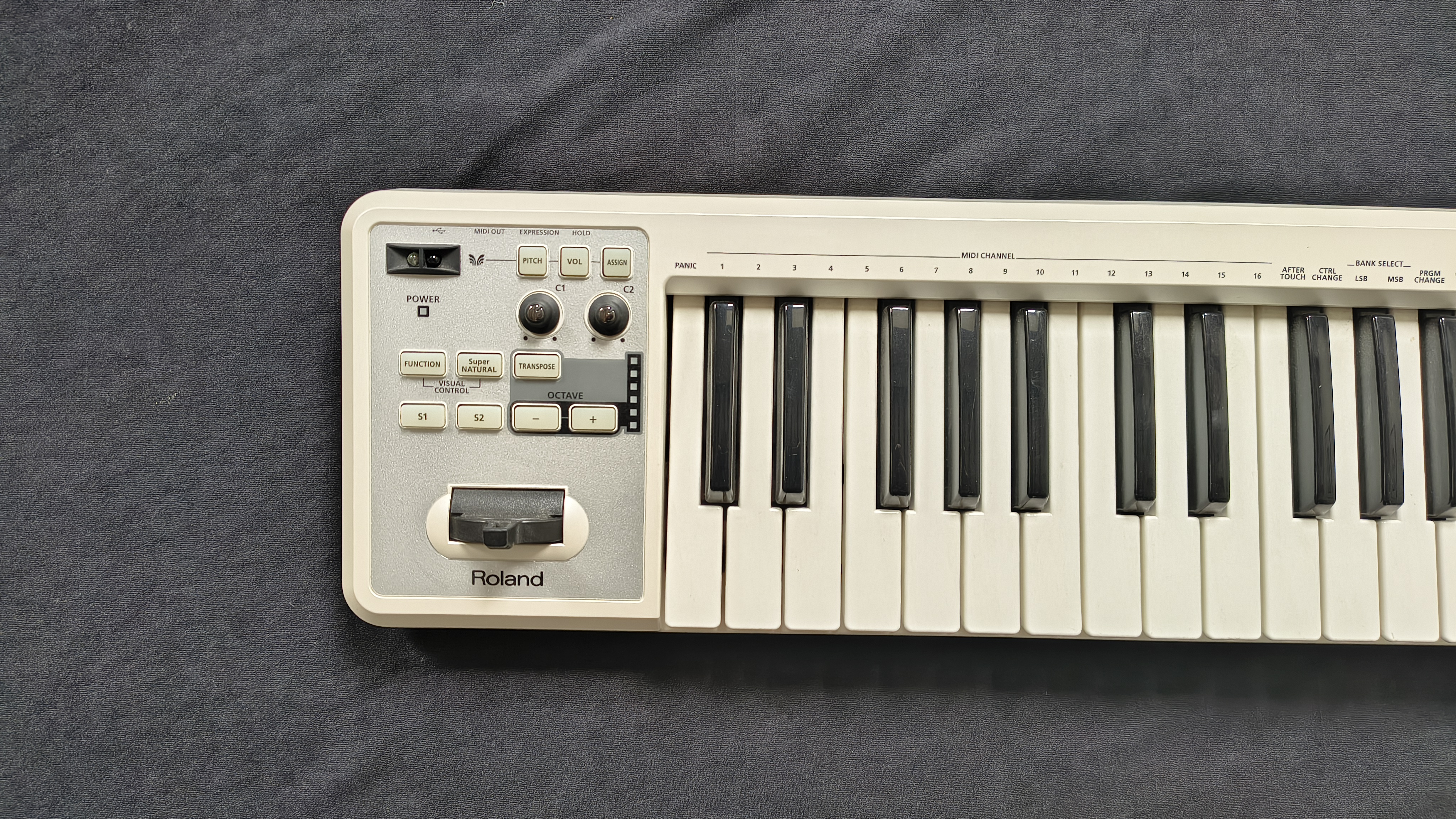 roland-02