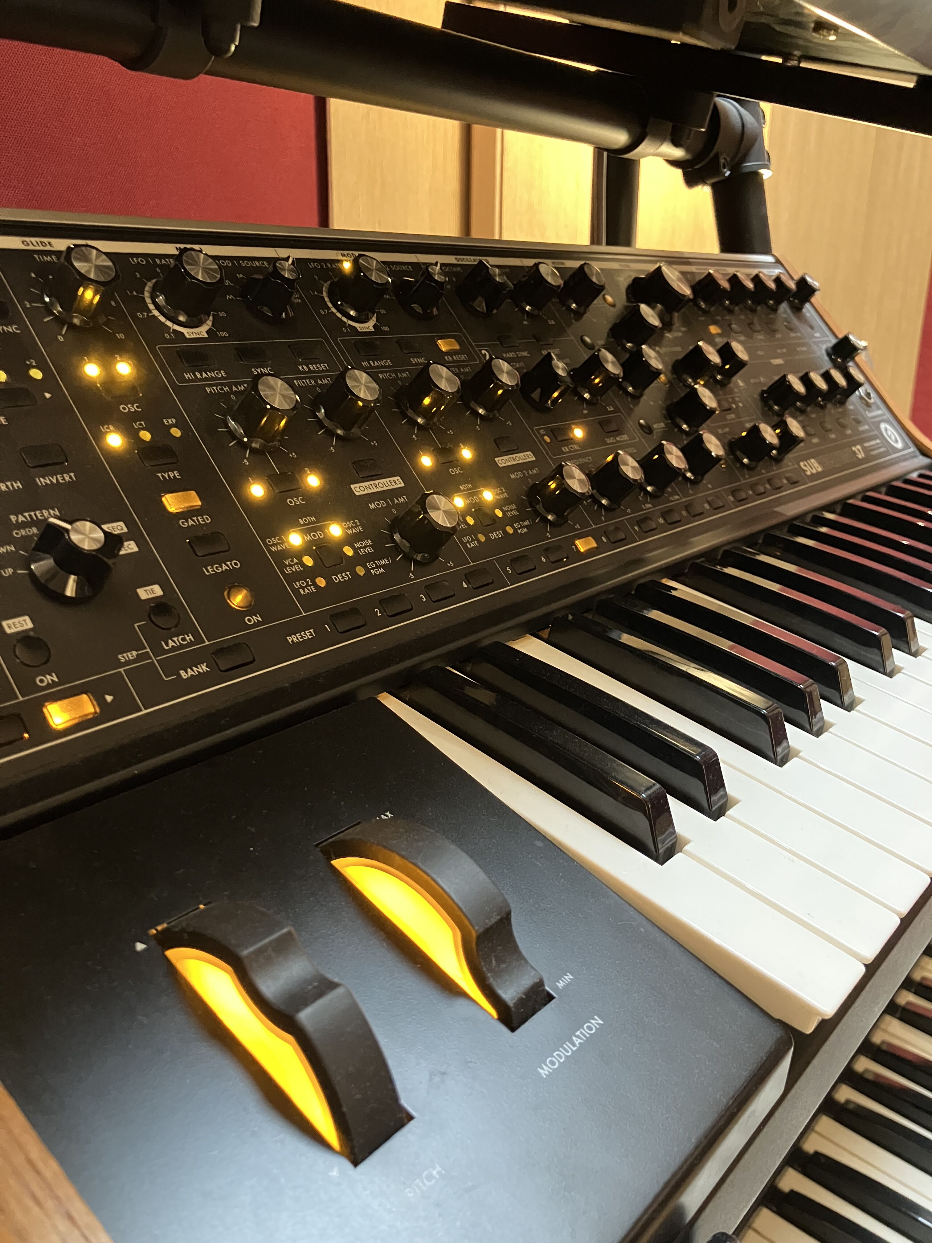 Moog Subsequent 37