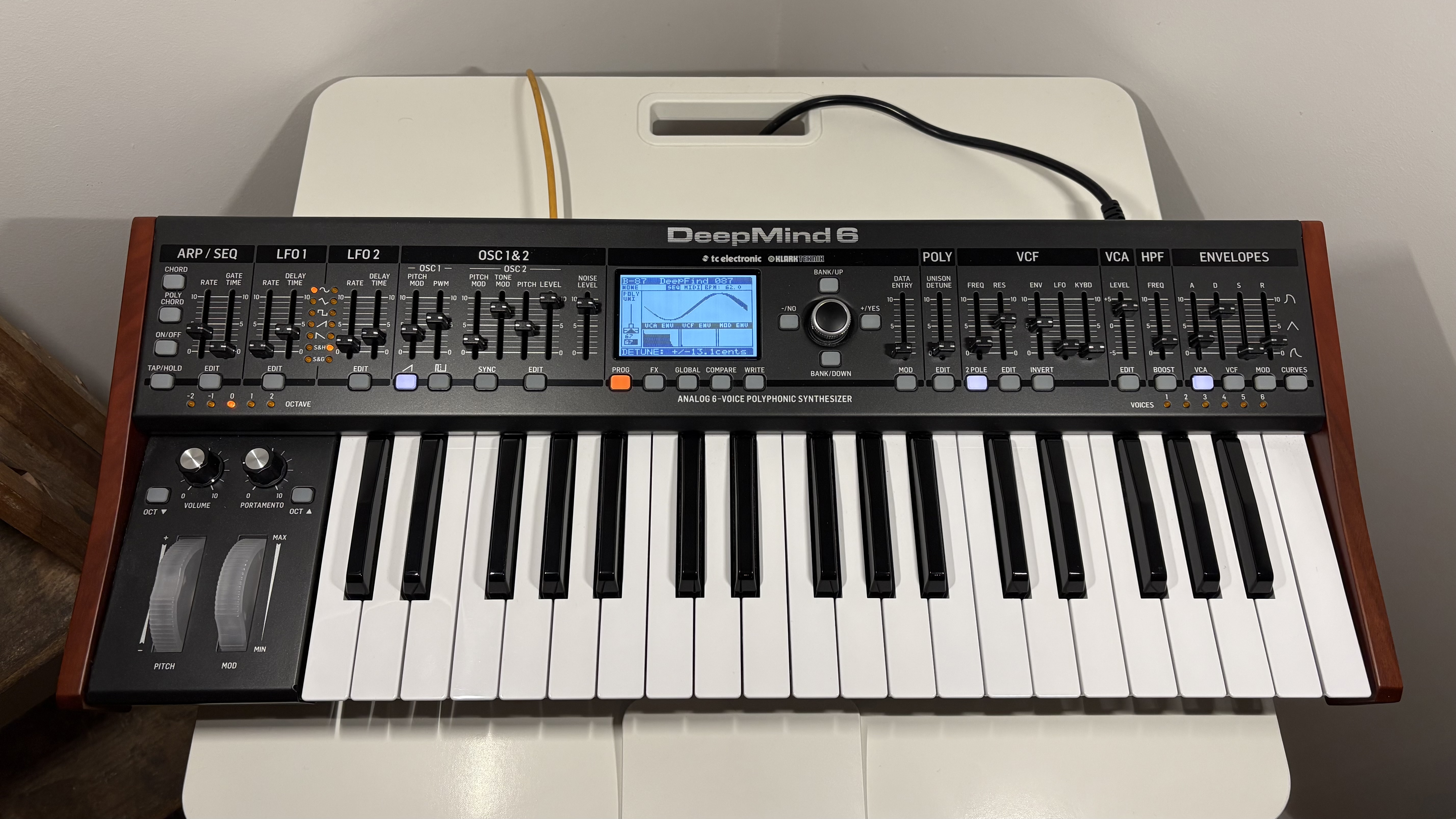 Behringer Deepmind 6 - État Neuf (10h d'utilisation) + Pack Sons Pro - Facture TVA