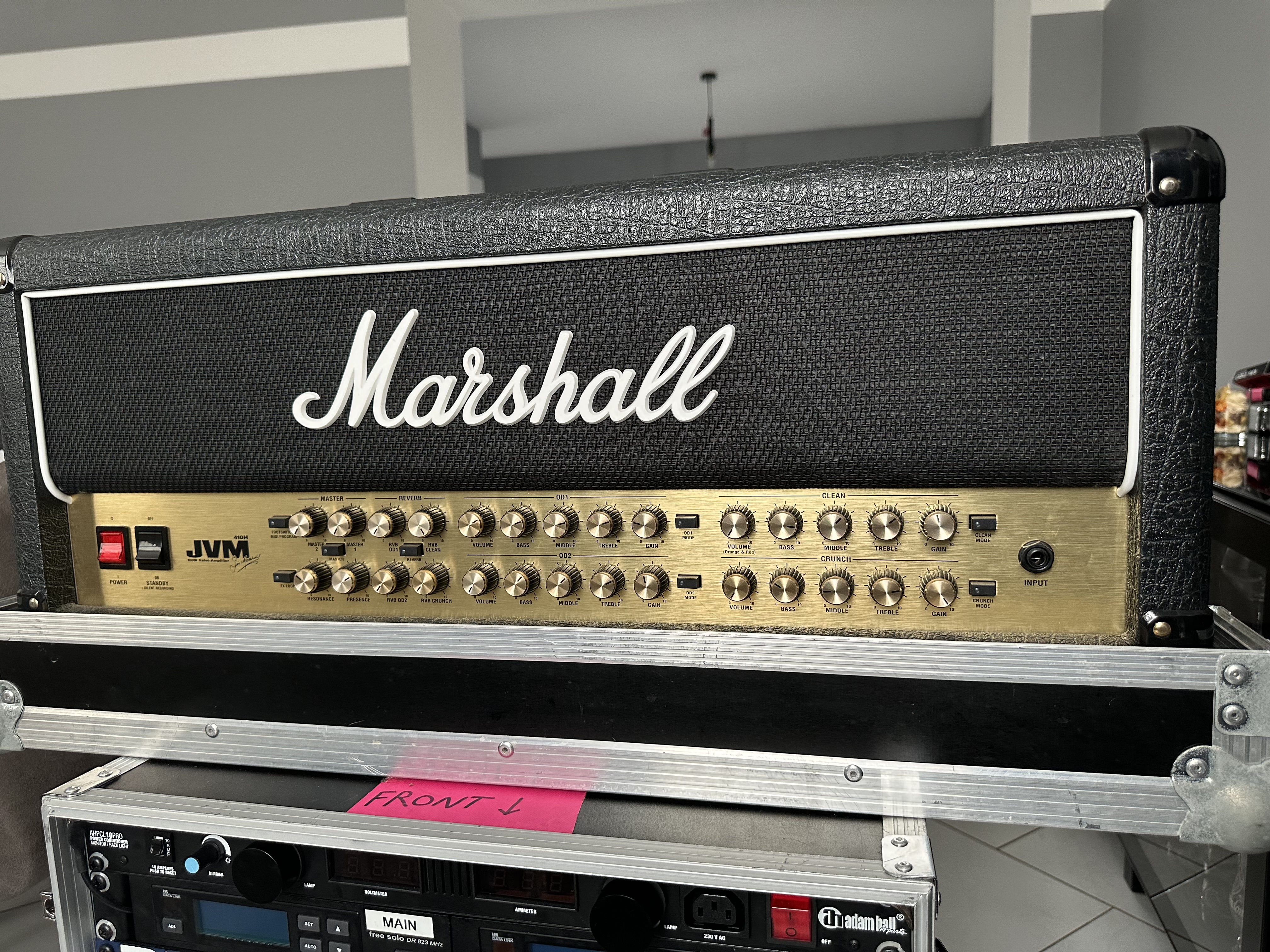 Marshall JVM410 avec Flight case