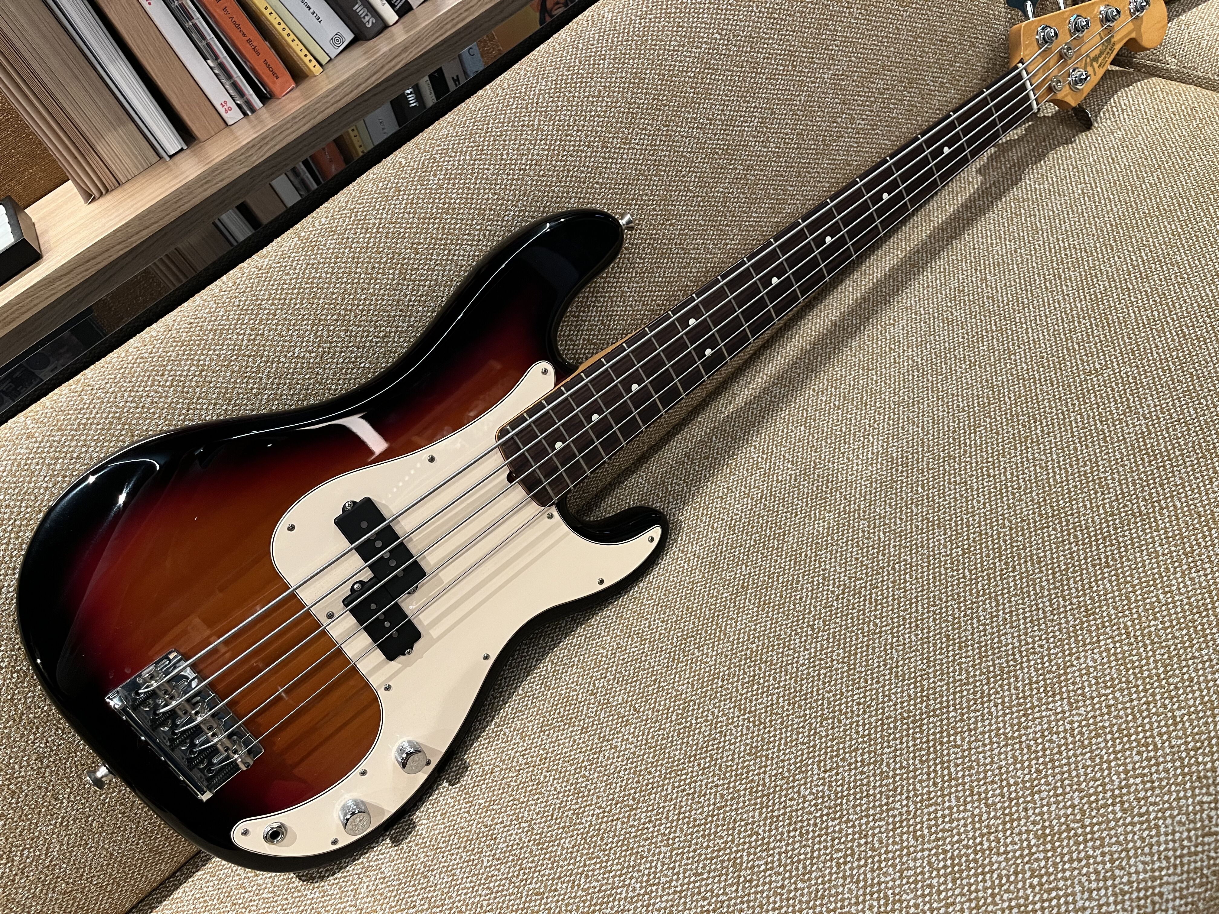 Precision 5 cordes Fender American Pro II 