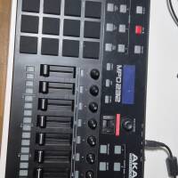 Vends Contrôleur Akai MPD 232
