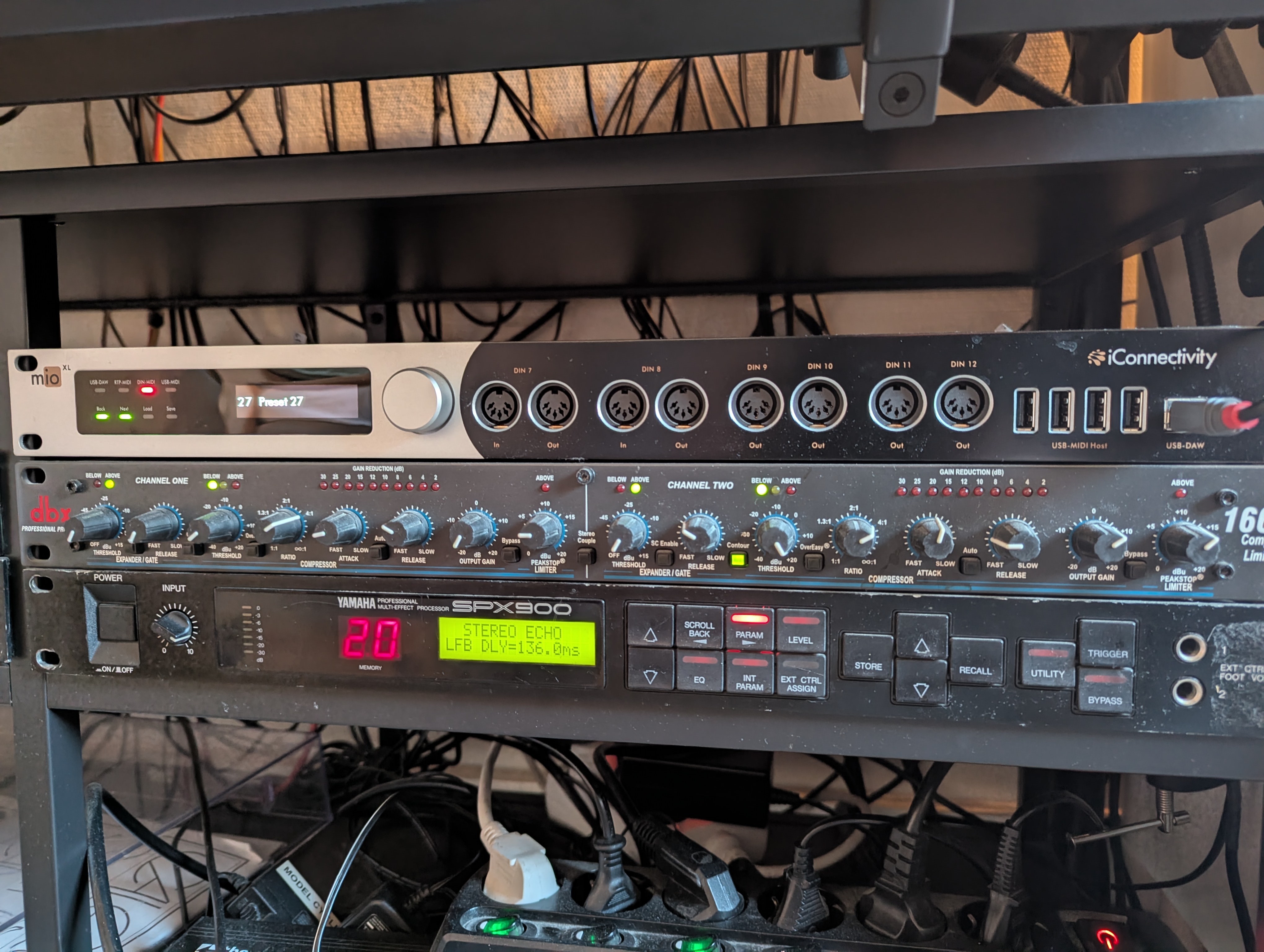 Vends DBX 166 XL TBE