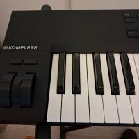 Vends Komplete Kontrol A61 clavier maitre