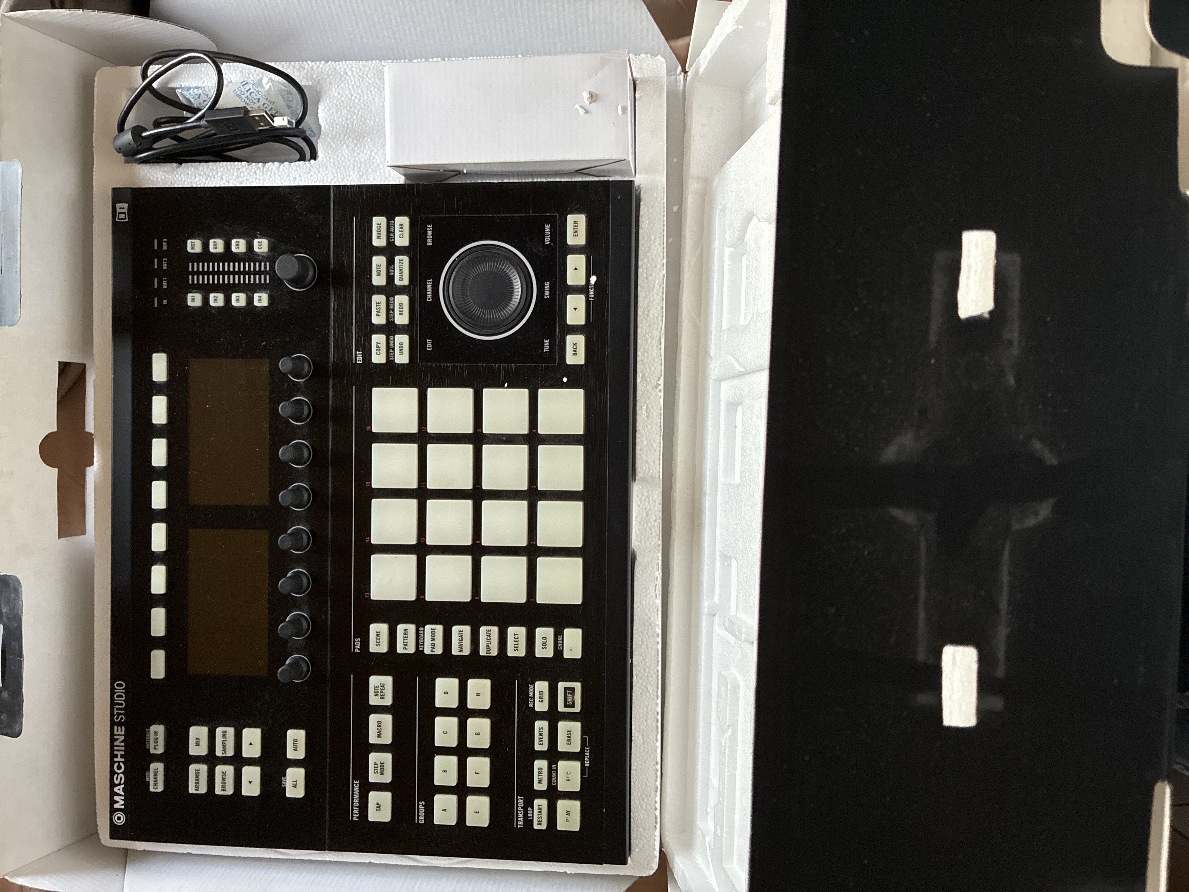 Vends maschine studio en très bonne état 