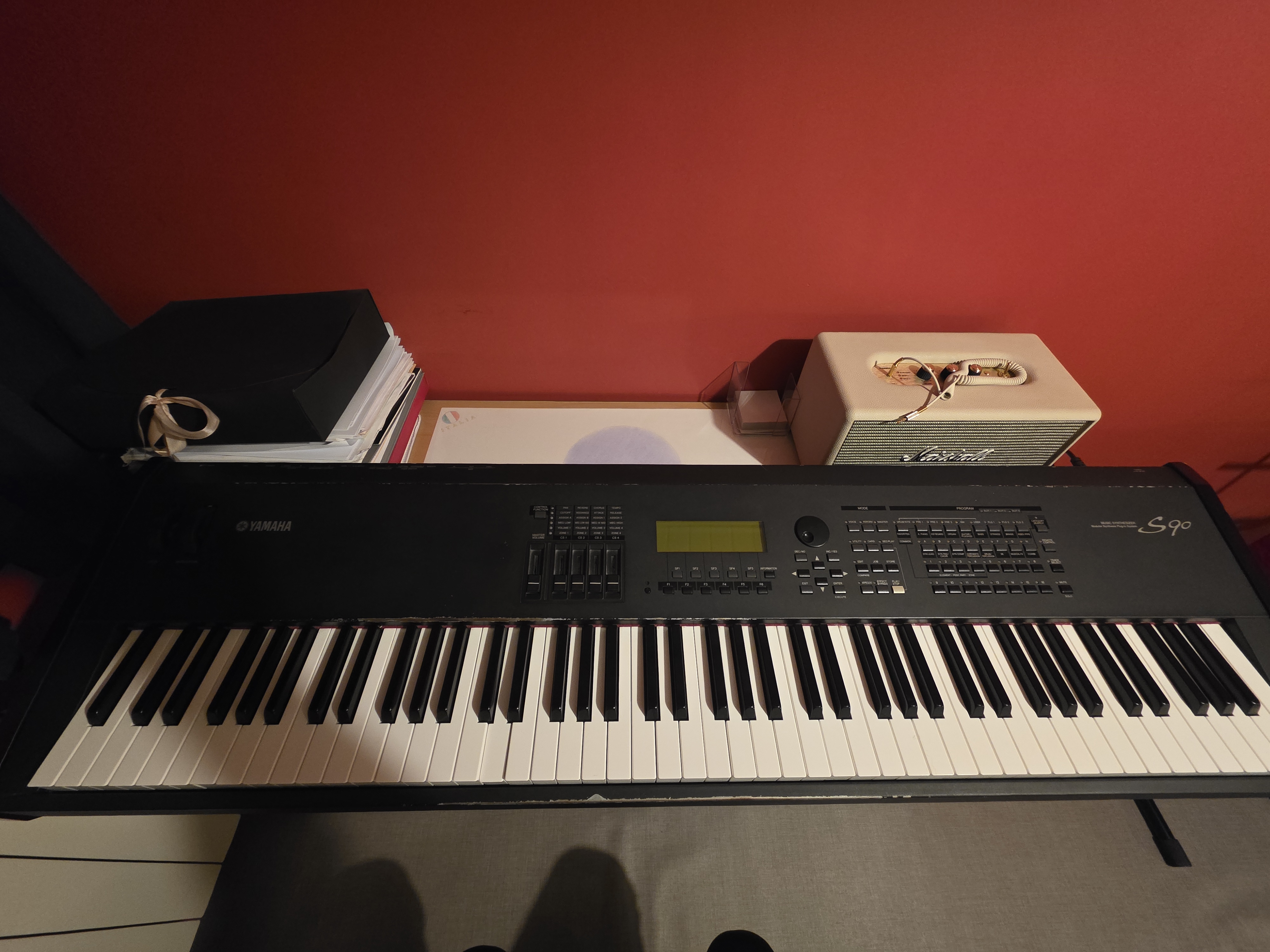 Synthé Yamaha S90