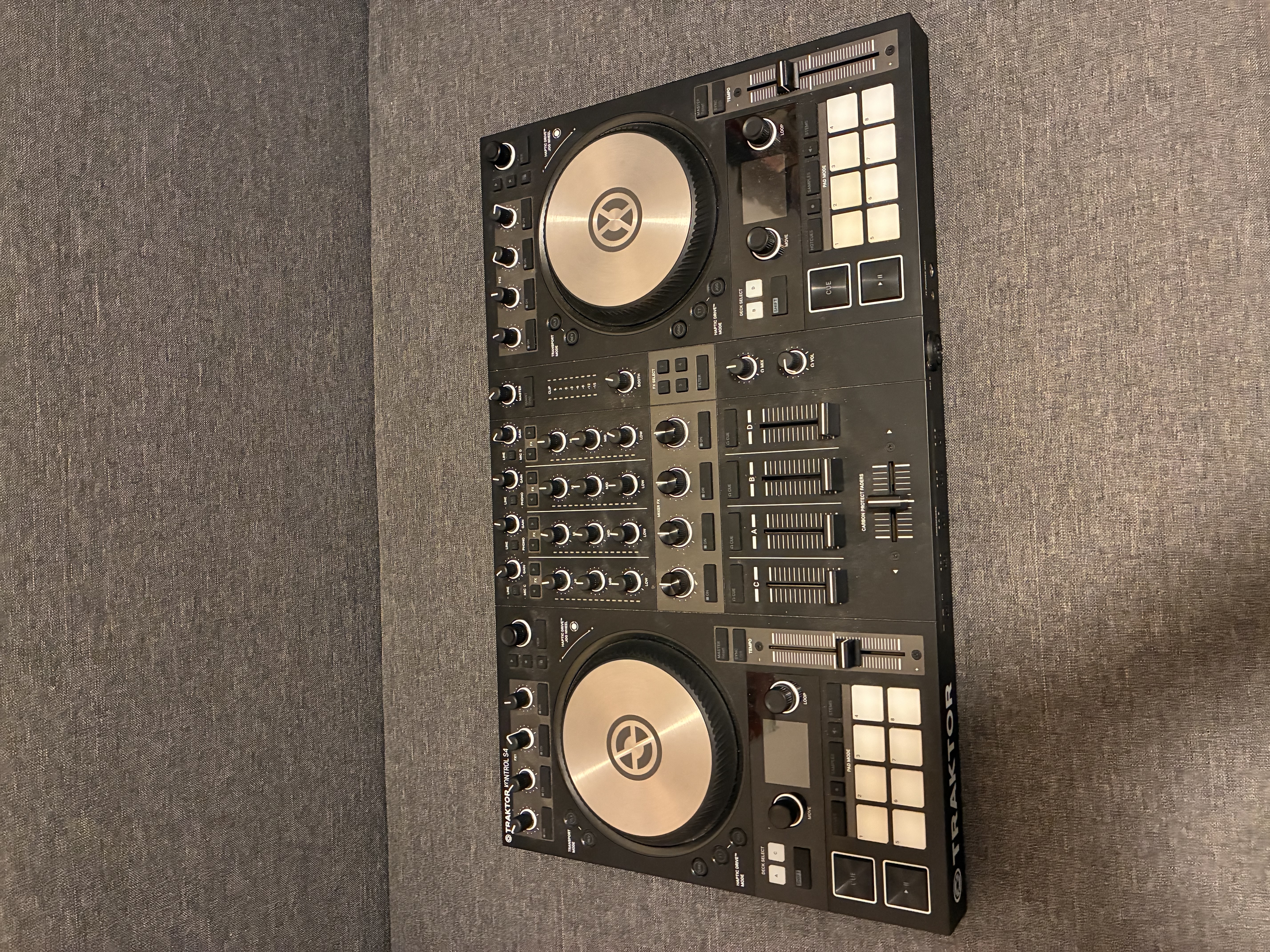 TRAKTOR KONTROL S4 MK3 + Sac UDG