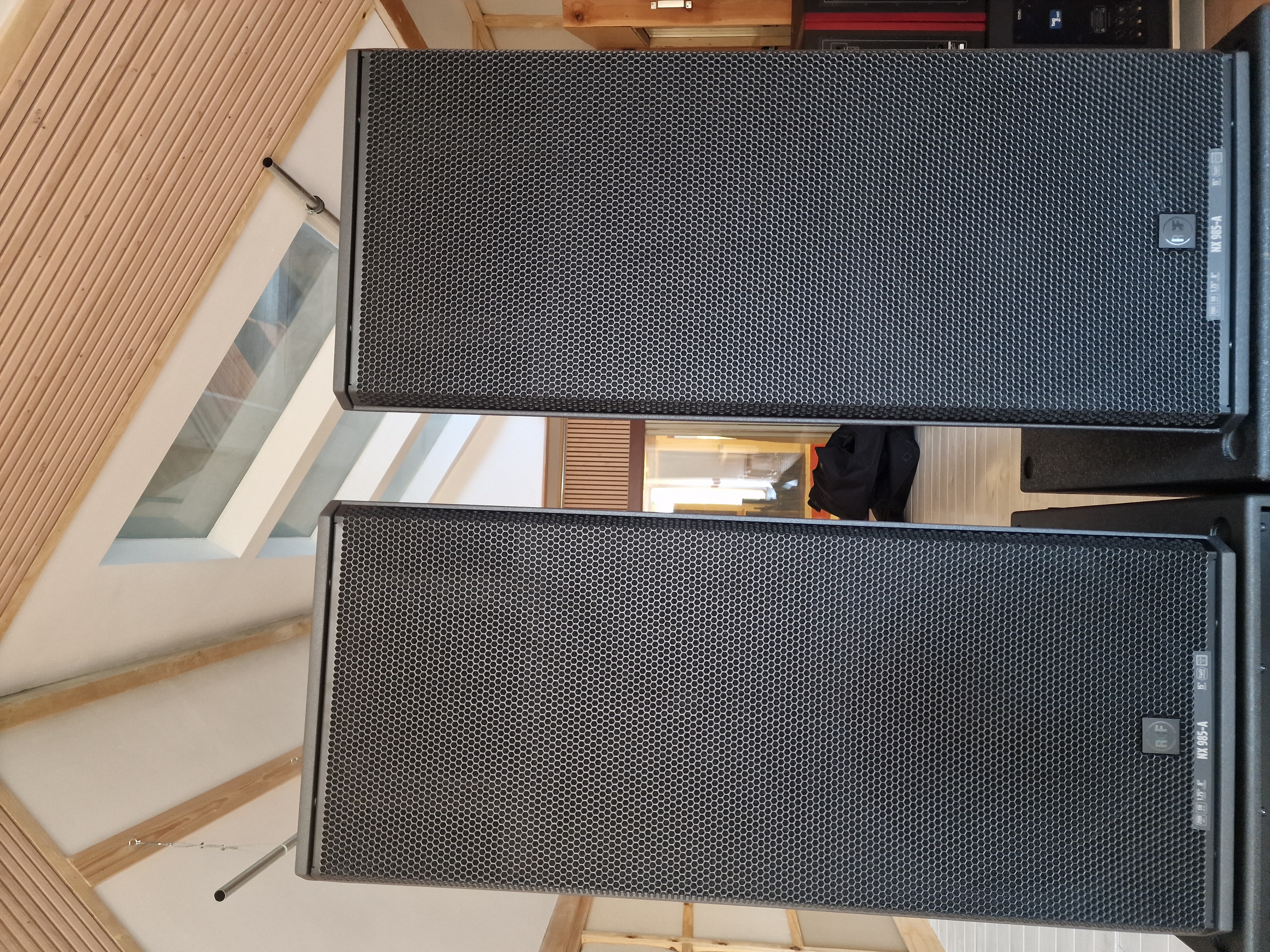 2 x RCF NX 985-A avec housses RCF - Neufs - Jamais servis