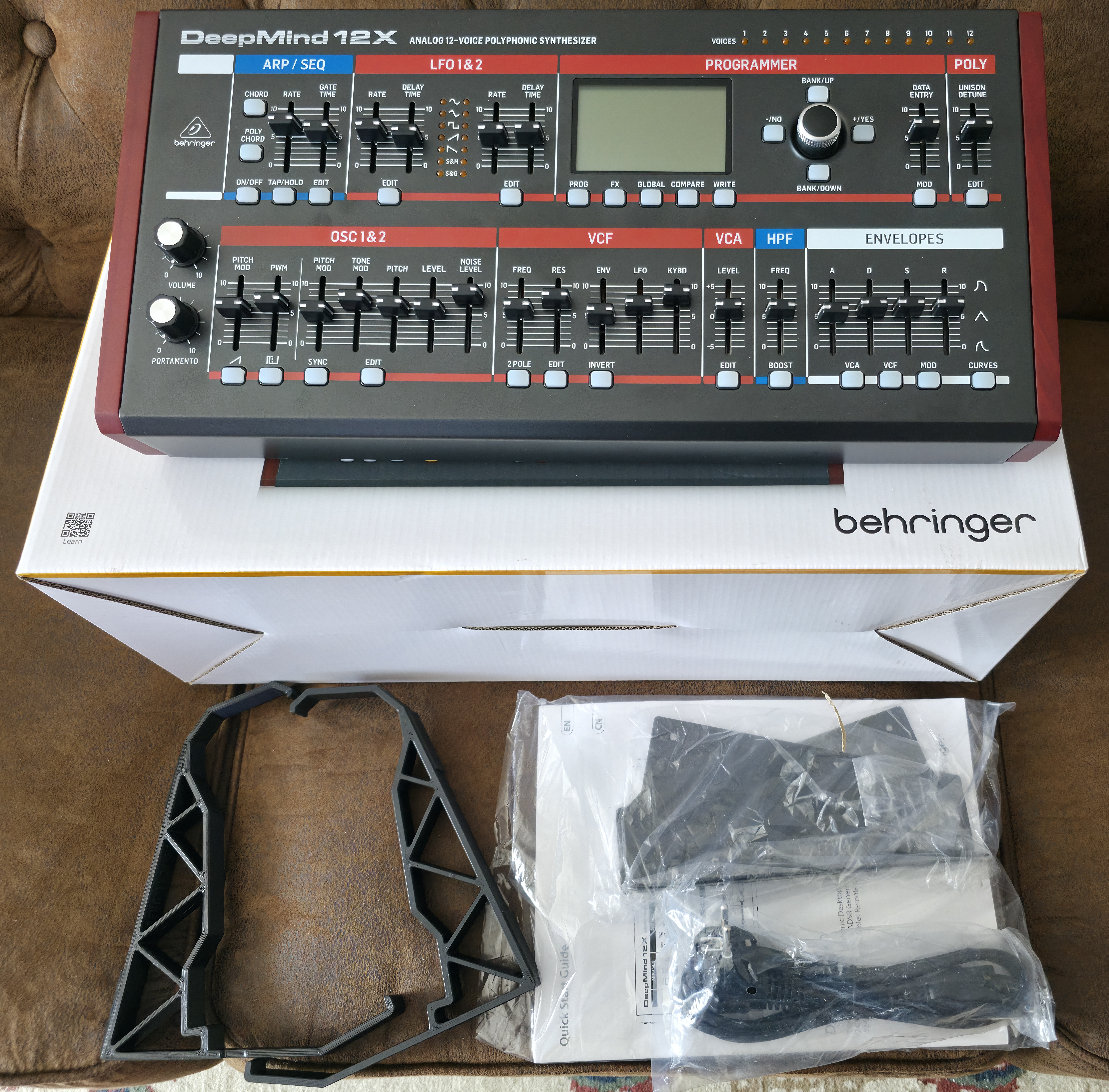 Behringer Deepmind 12XD