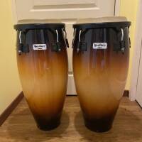 Vends congas Headliner avec leurs accessoires.