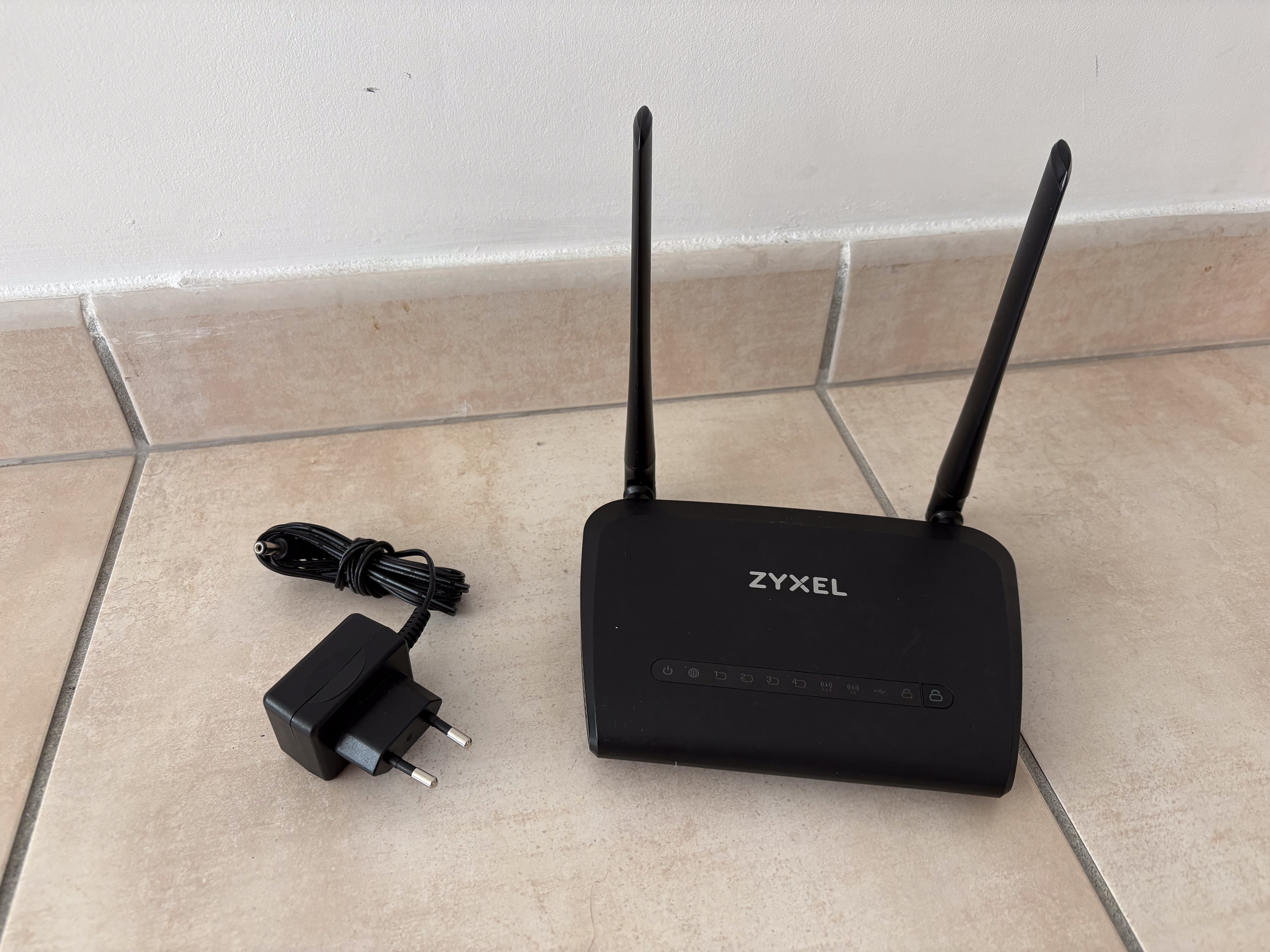 Bon état - Routeur wifi Zyxel NGB6515