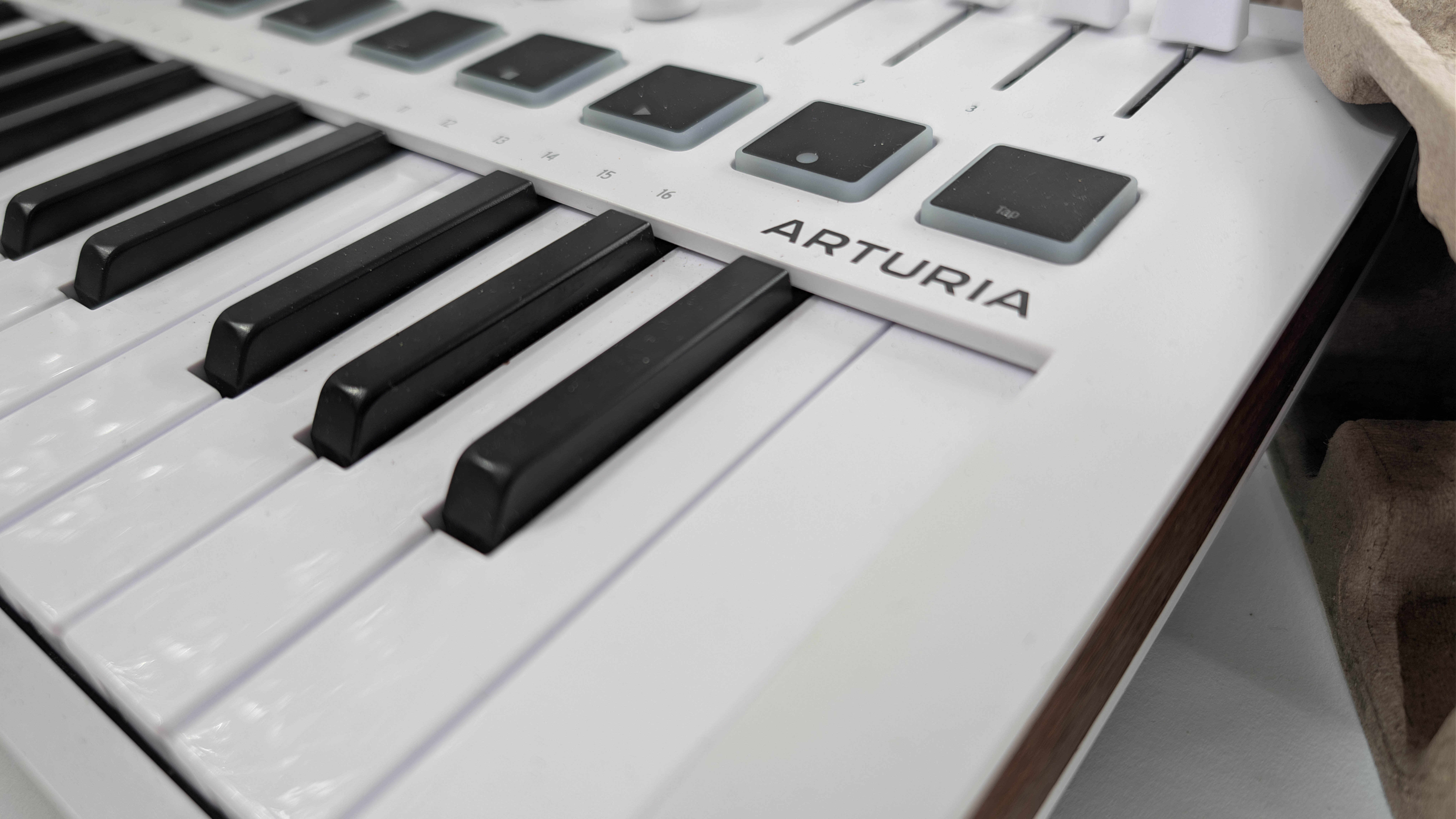 Arturia MiniLab 3 blanc - Clavier contrôleur MIDI, jamais servi