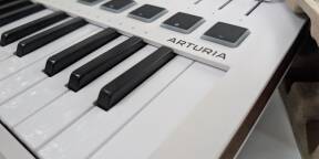 Arturia MiniLab 3 blanc - Clavier contrôleur MIDI, jamais servi