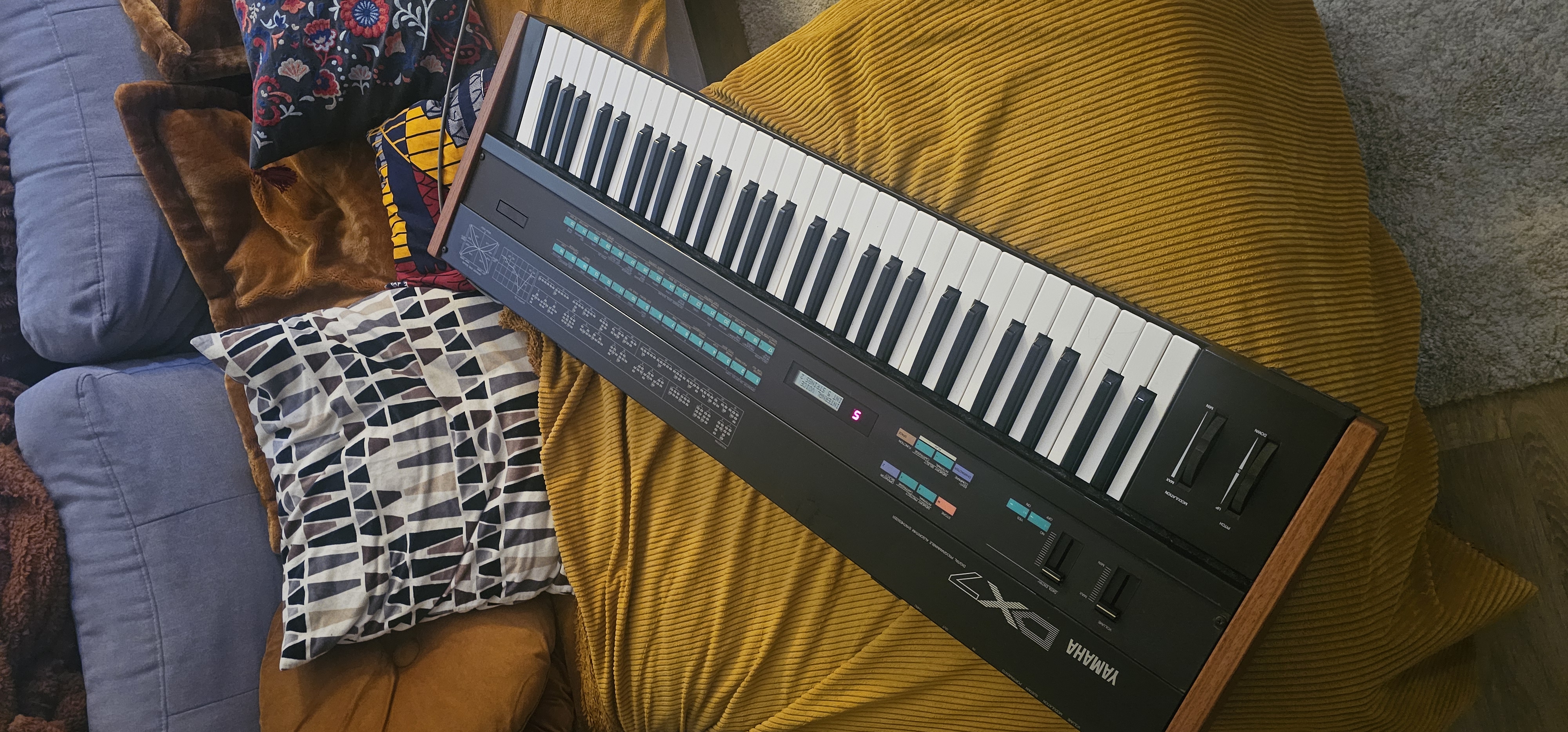 Yamaha DX7 - Accessoires - Excellent Etat - Révisé 