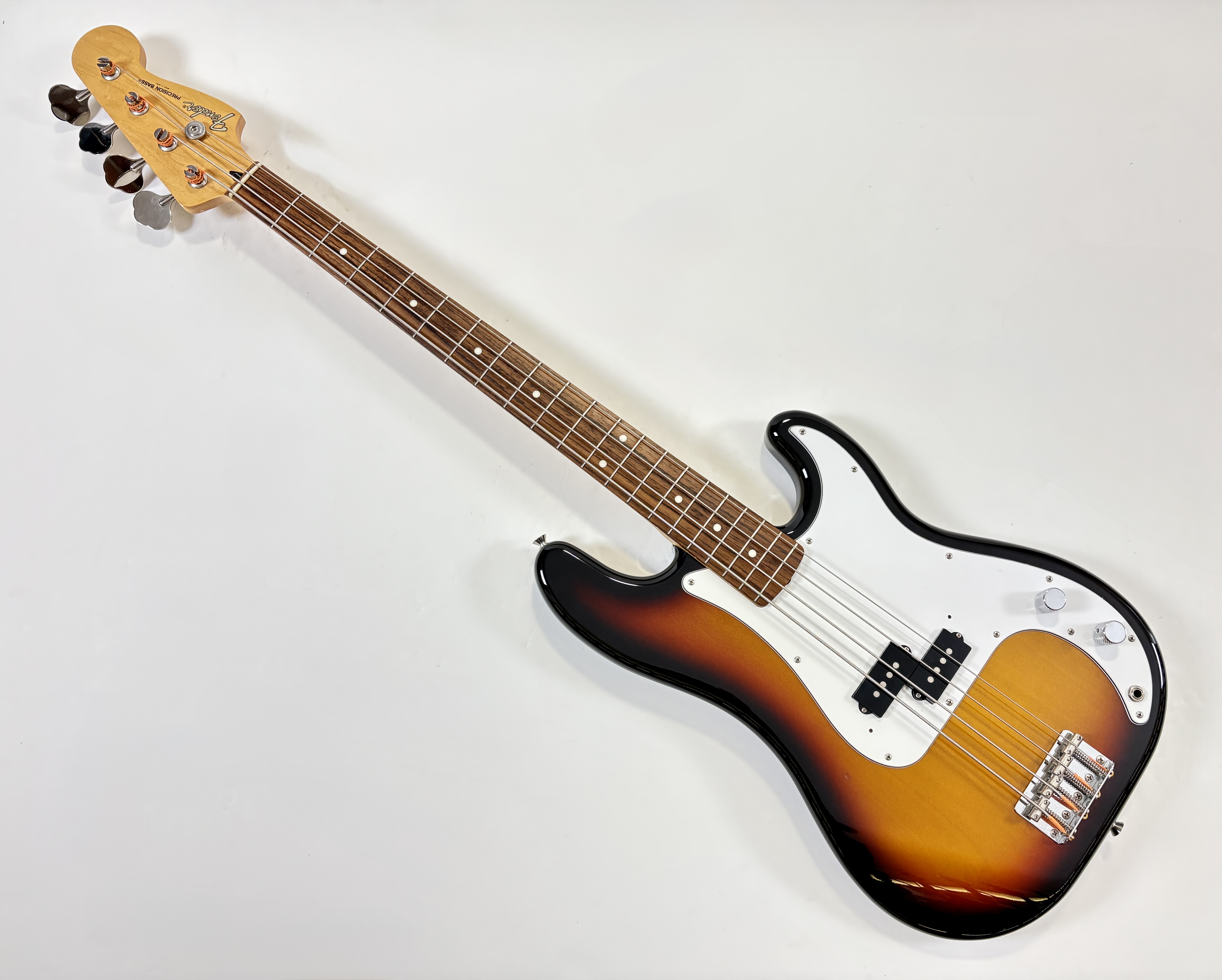 Fender PB-62 (39405)