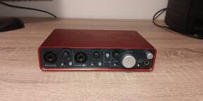 Carte son Focusrite Scarlett 2i4 + Housse