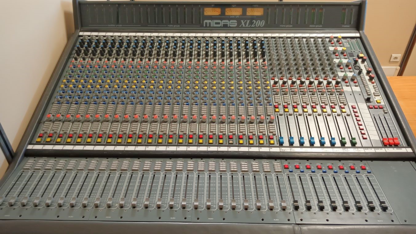 Console de mixage Midas XL-200 24 (made in UK)