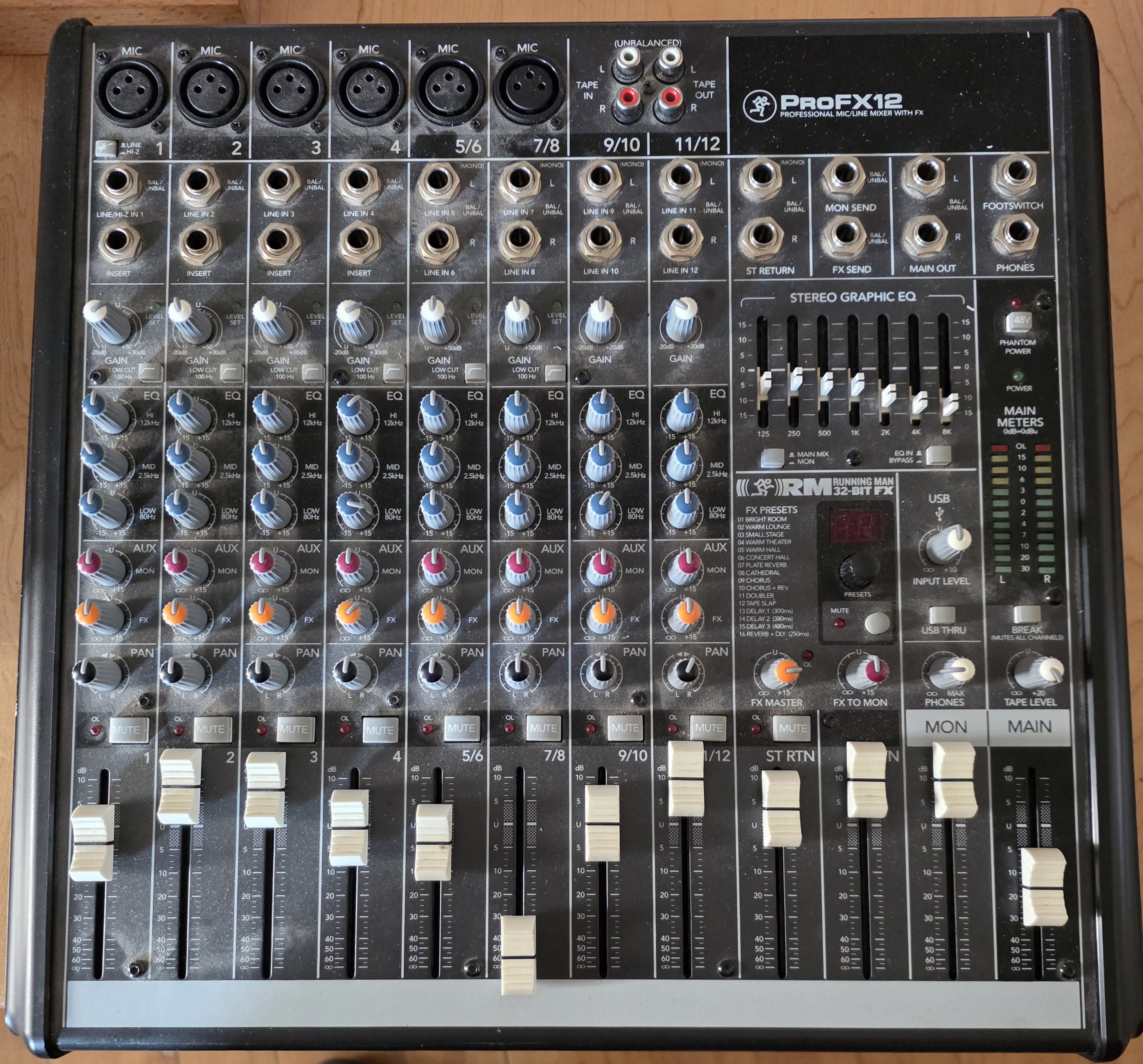 Vends console mixage analogique