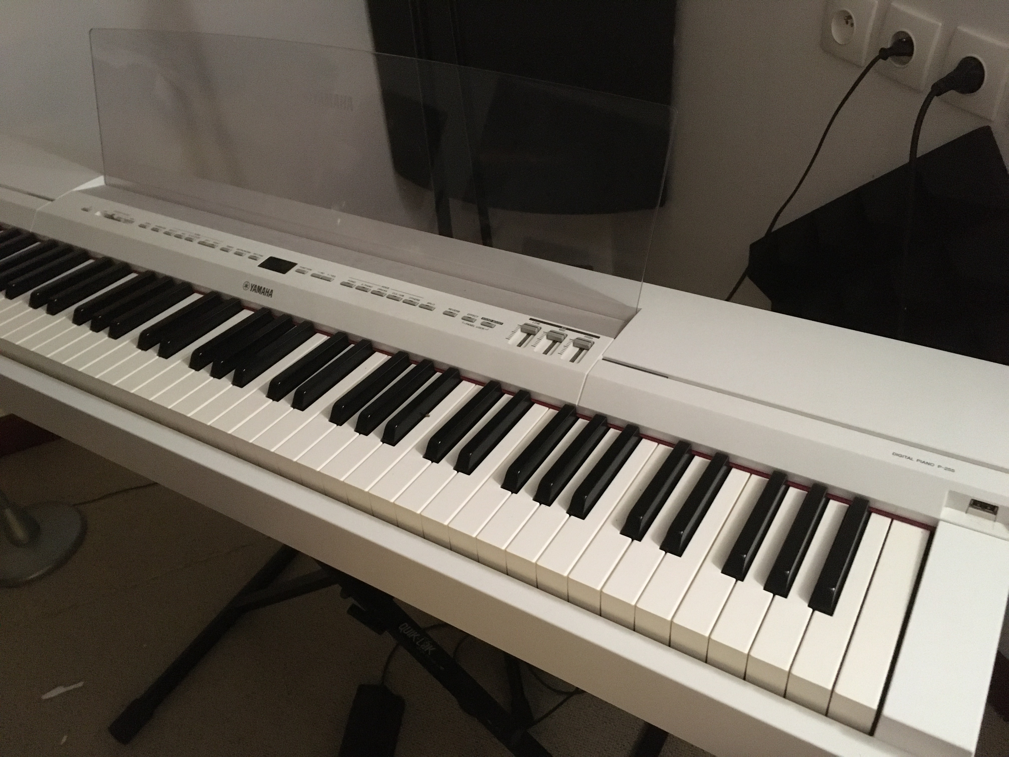 Piano numérique Yamaha P255