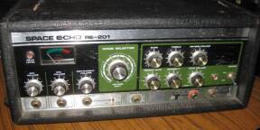 Space echo Re-201 remis à neuf 70’s.