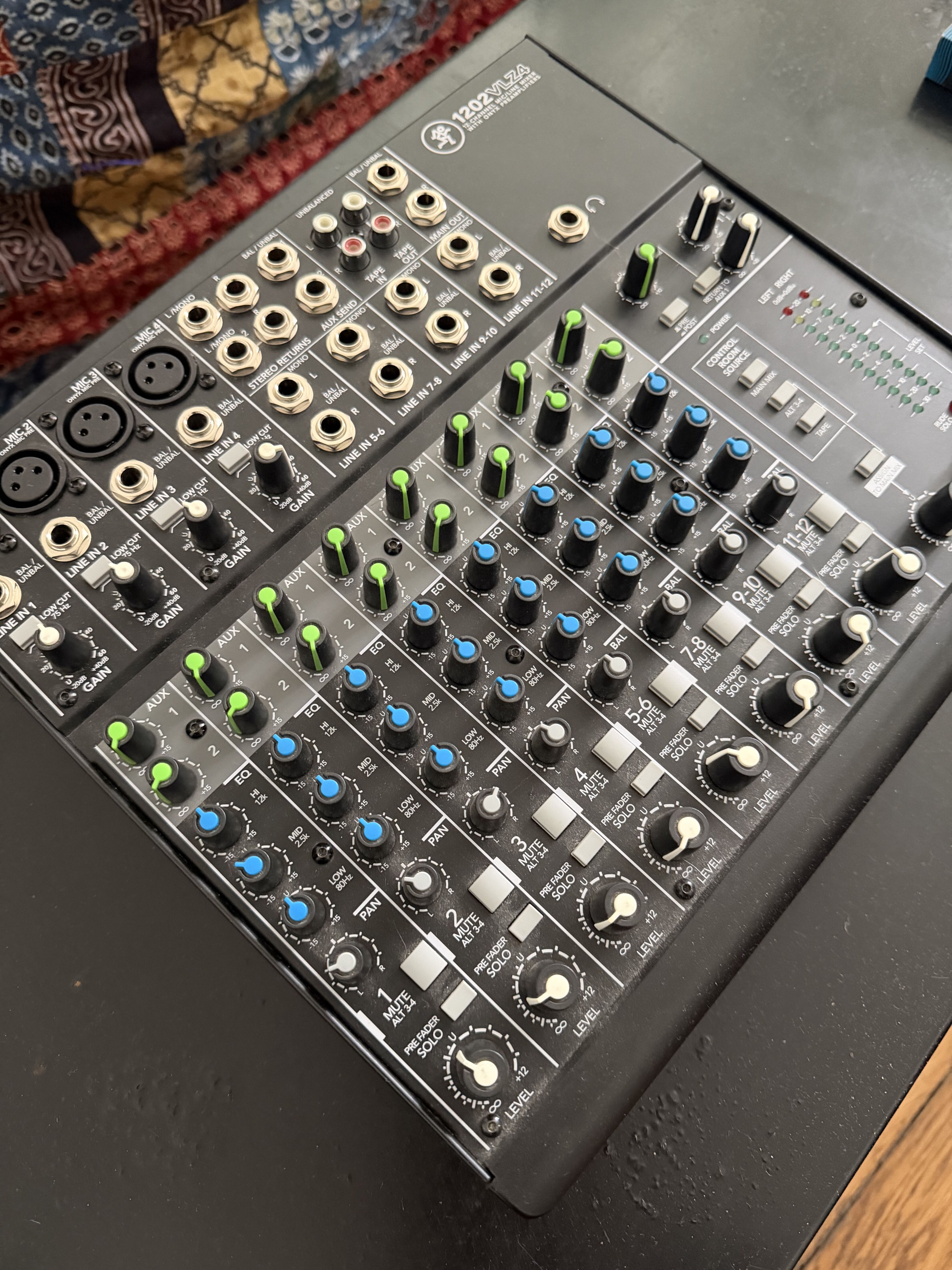 Vends Mackie 1202VLZ4