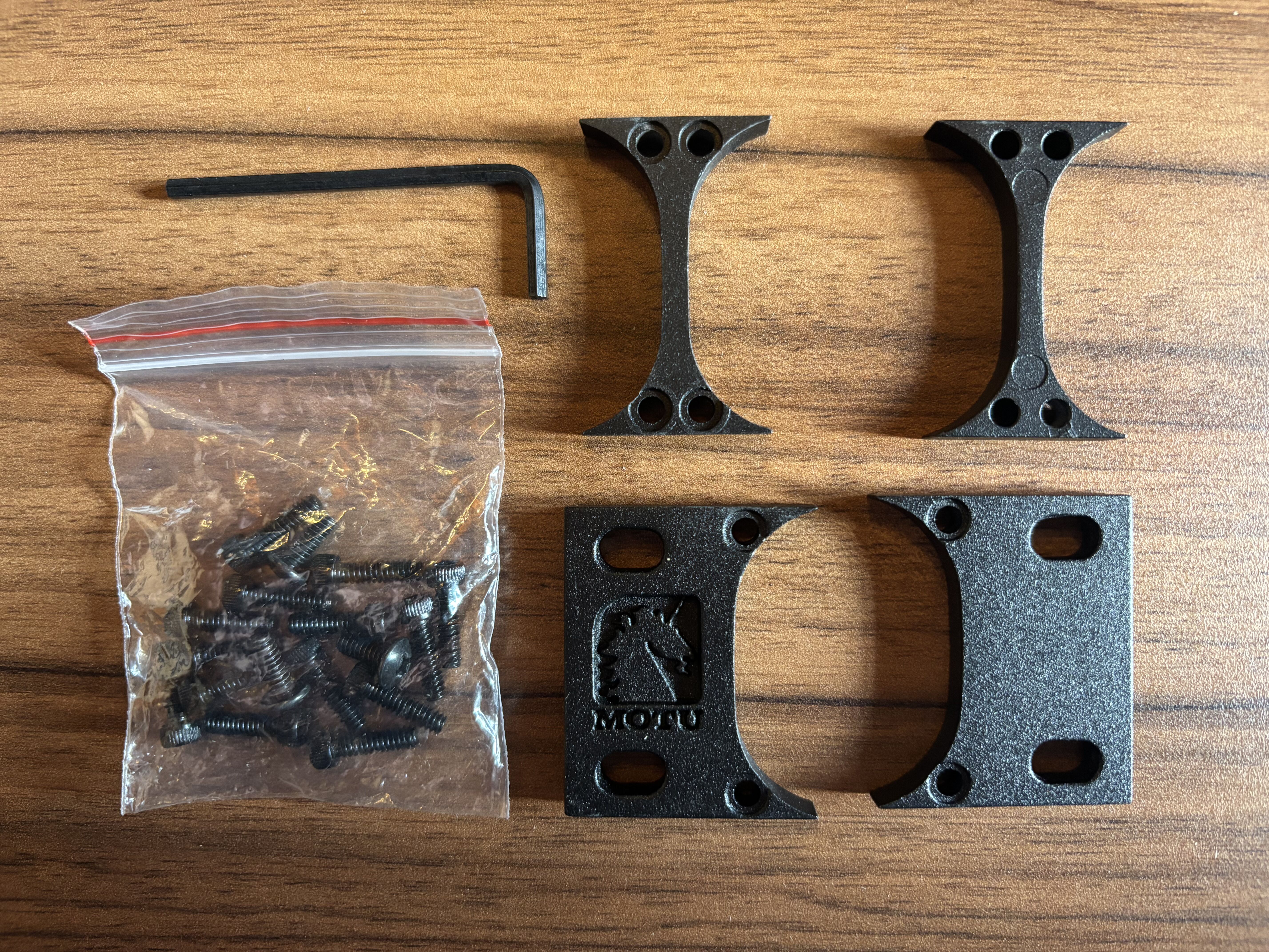 Vends Kit de montage en rack 1U MOTU