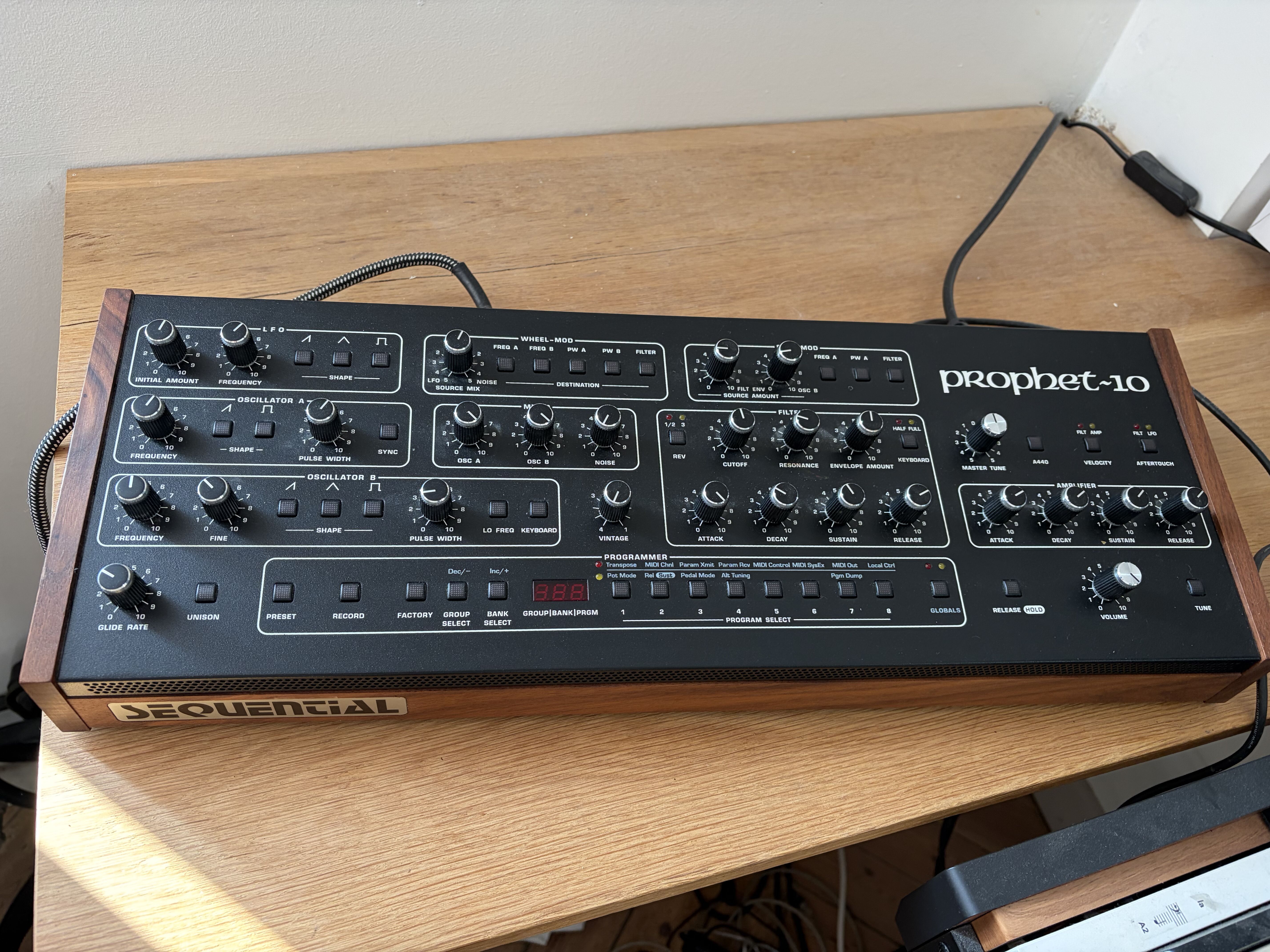 synthétiseur analogique Sequential Prophet-10 Desktop Module