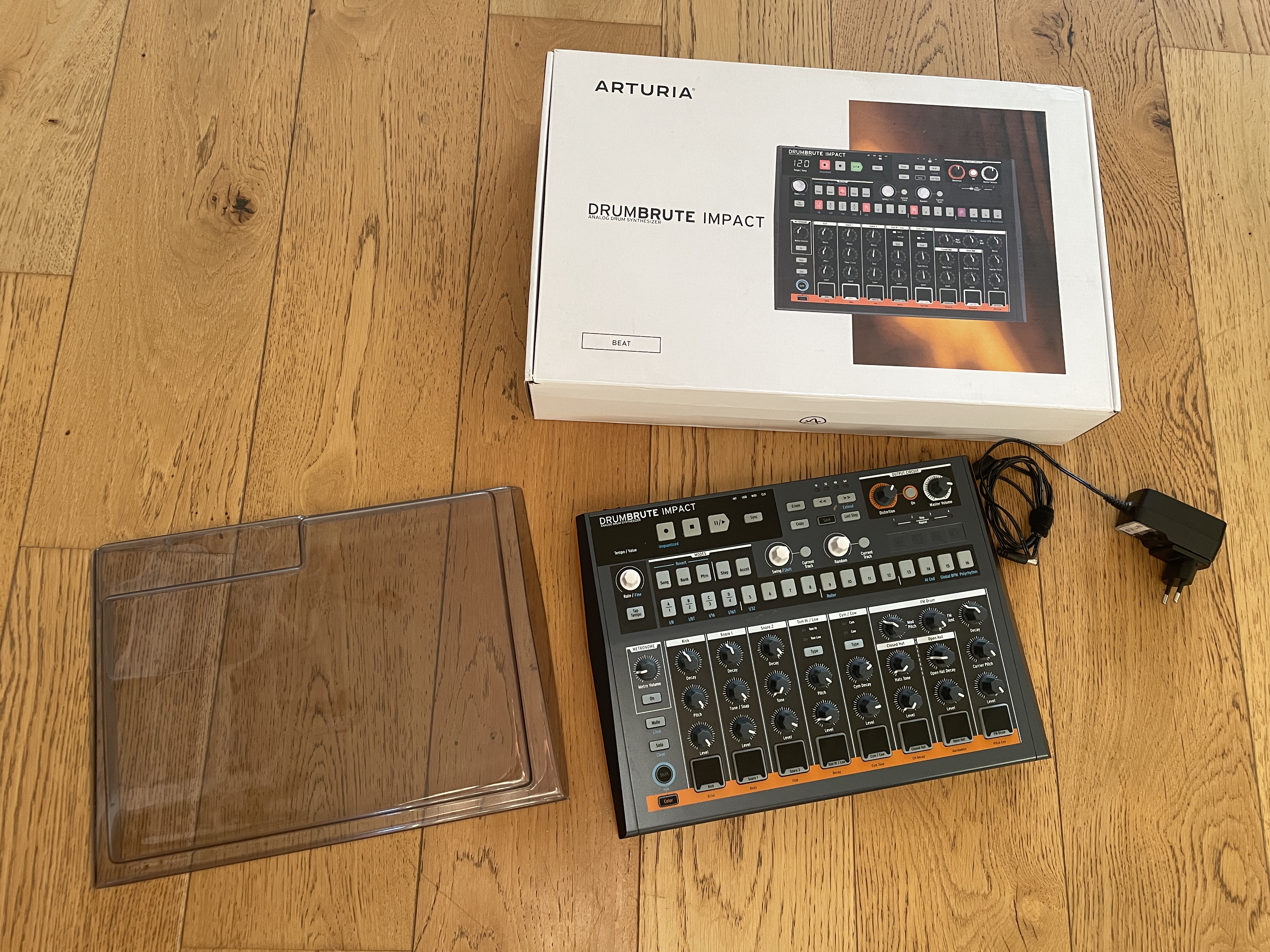 Arturia Drumbrute + desksaver + emballage d'origine