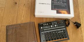 Arturia Drumbrute + desksaver + emballage d'origine