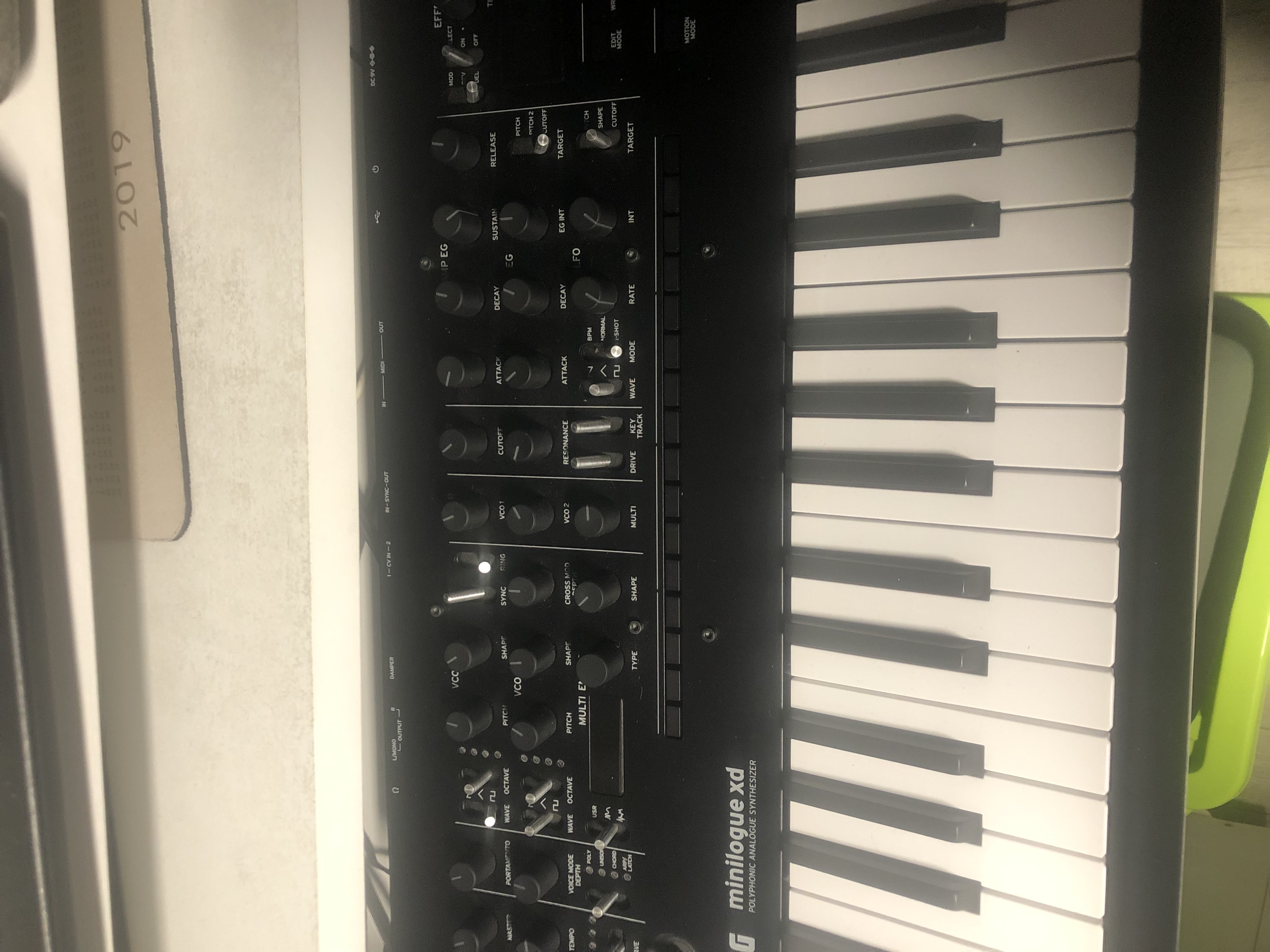Vends ou échange minilogue xd 