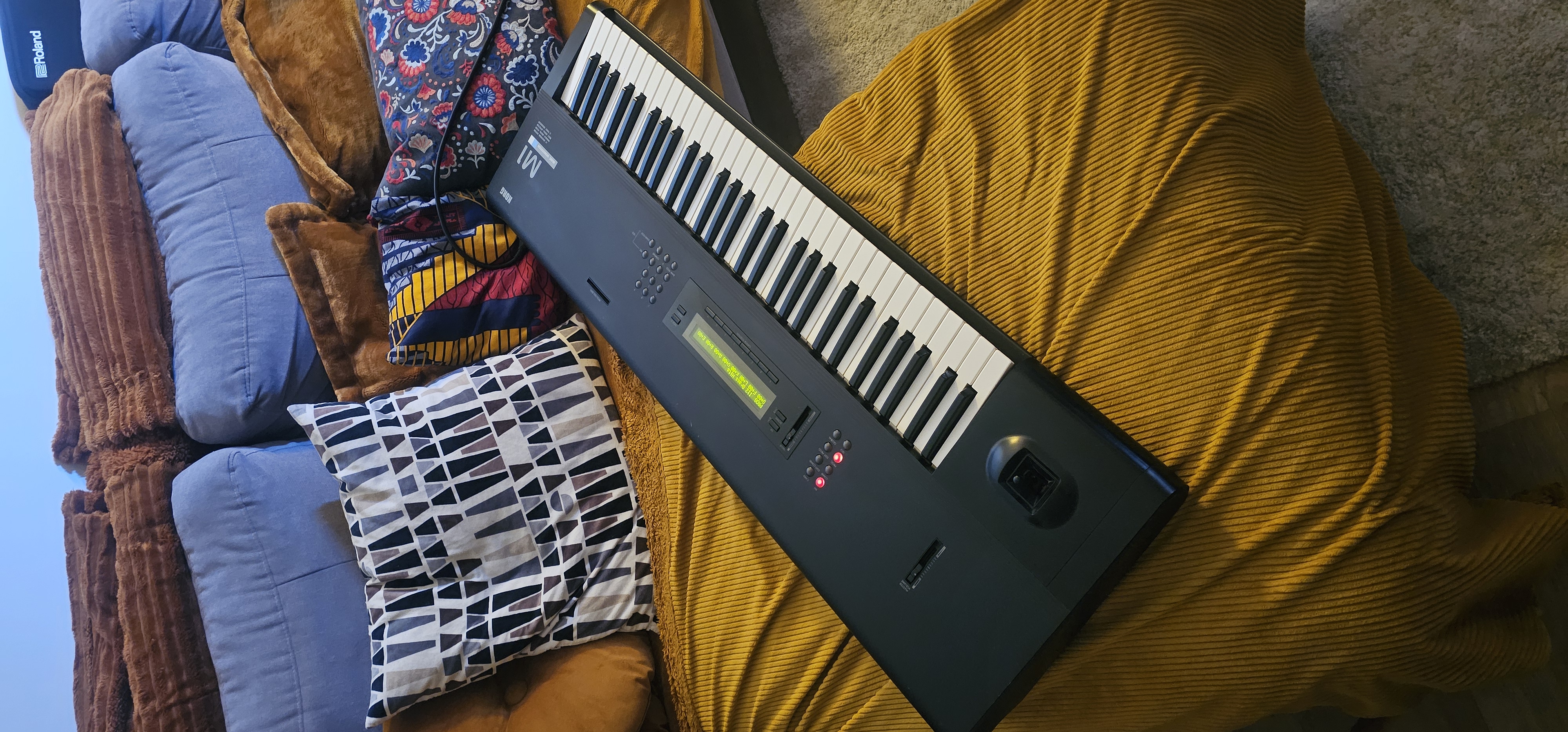 Korg M1 - Synthetiseur Legendaire - Accessoires - Excellent Etat - Révisé