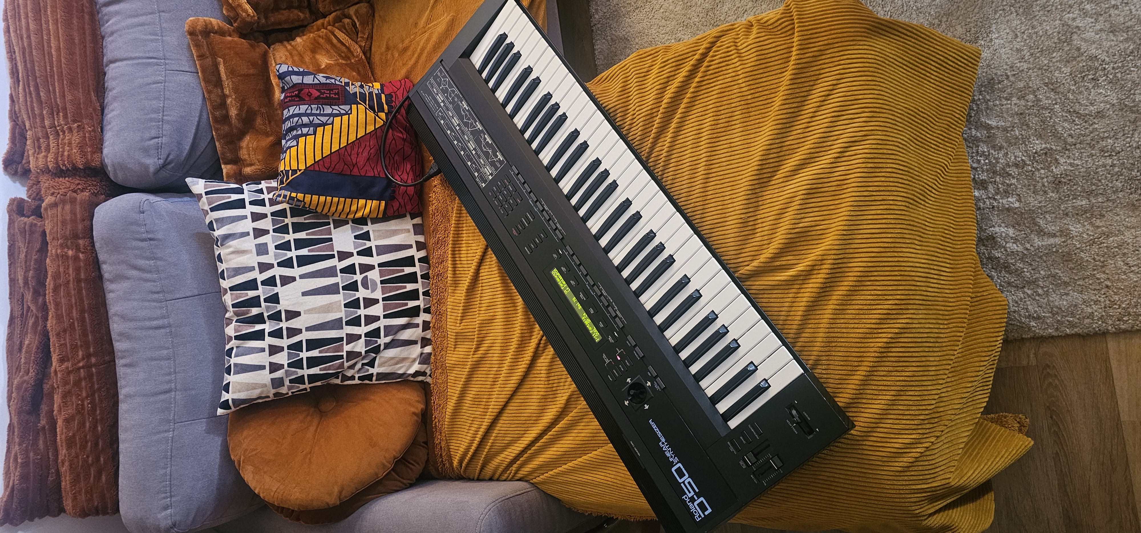 Roland D50 - Synthétiseur Légendaire - Accessoires - Excellent Etat - Revisé