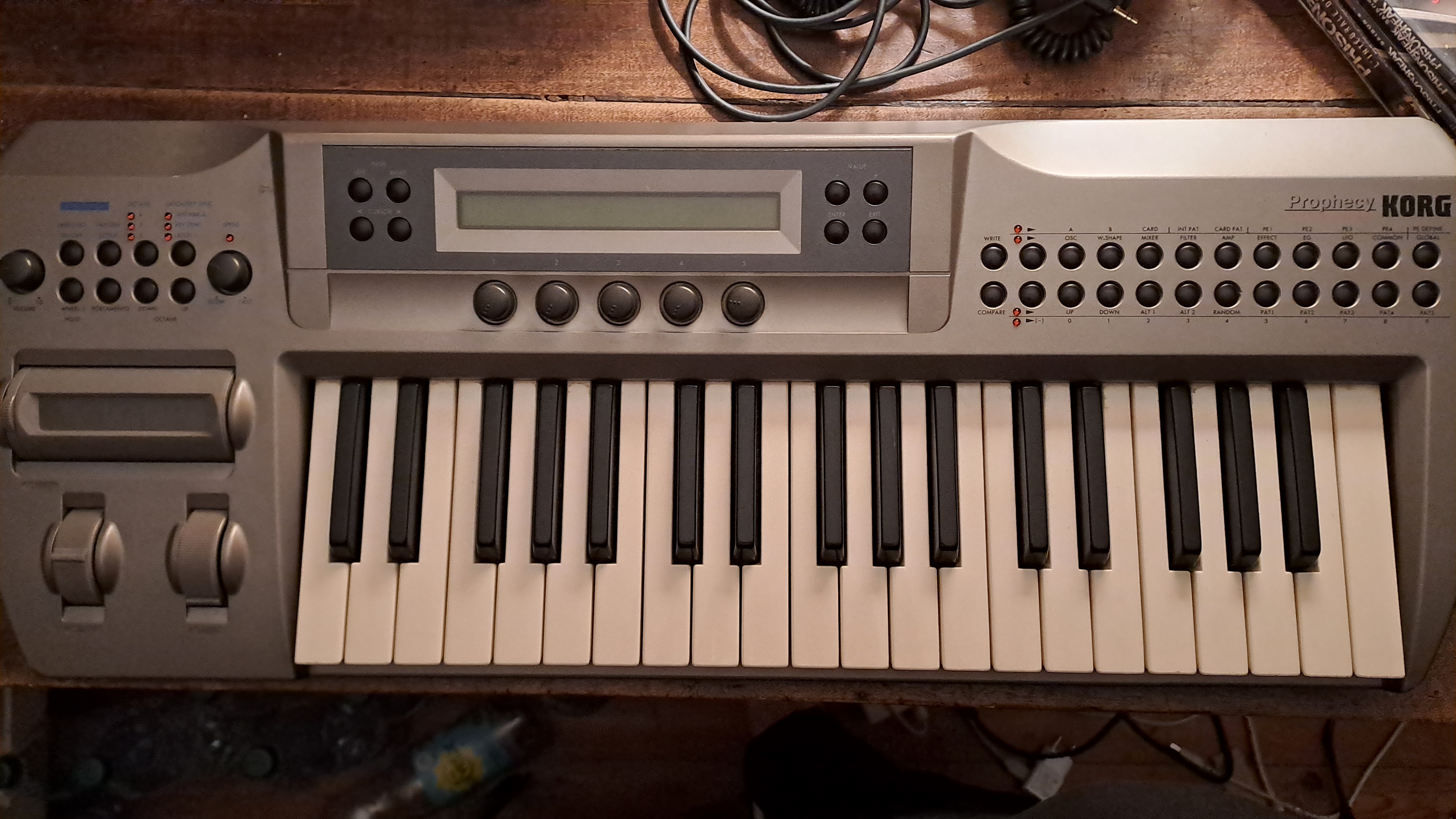 Korg prophecy (avec carte mémoire)