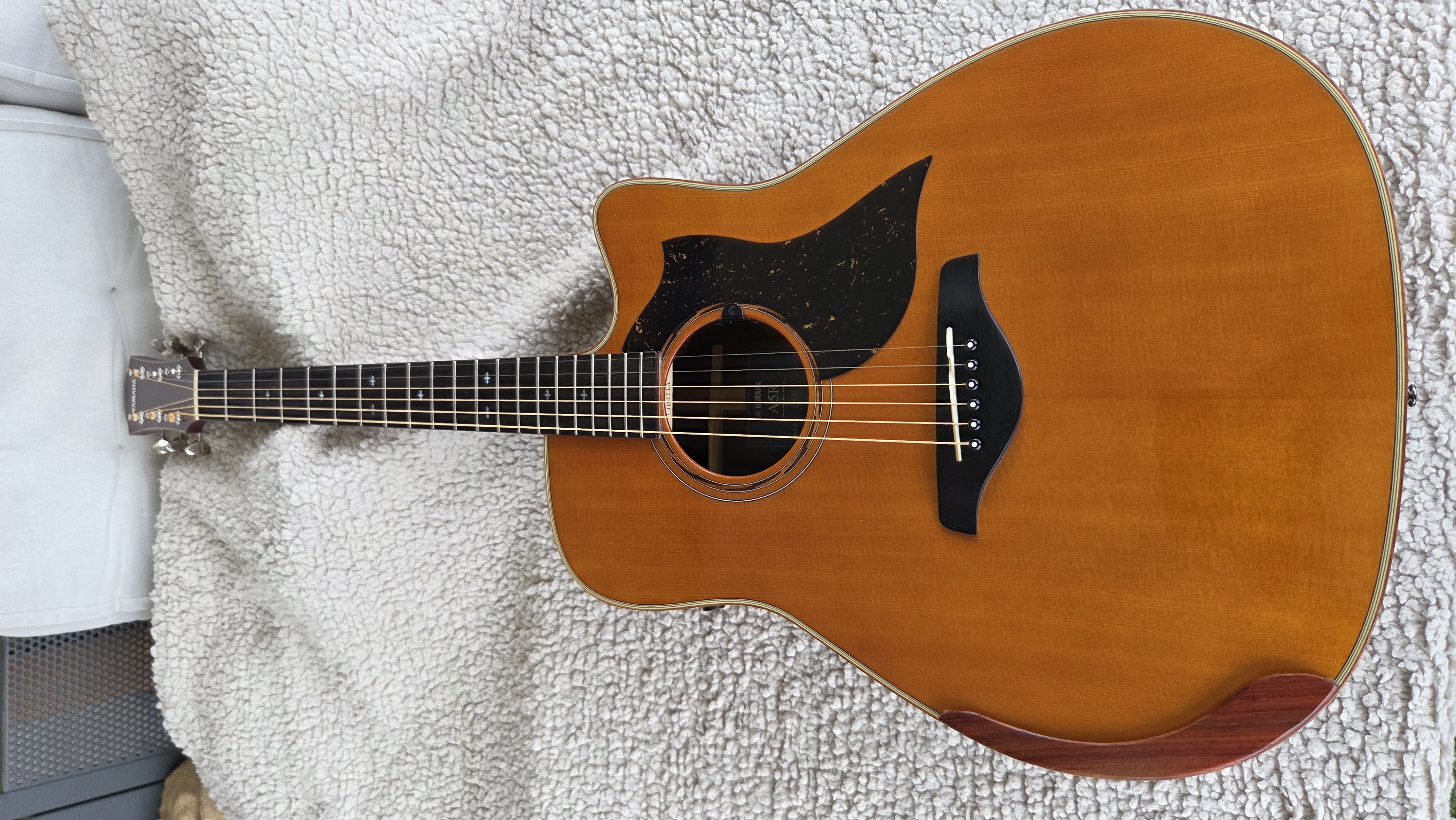 YAMAHA A5R ARE guitare electro acoustique état neuf