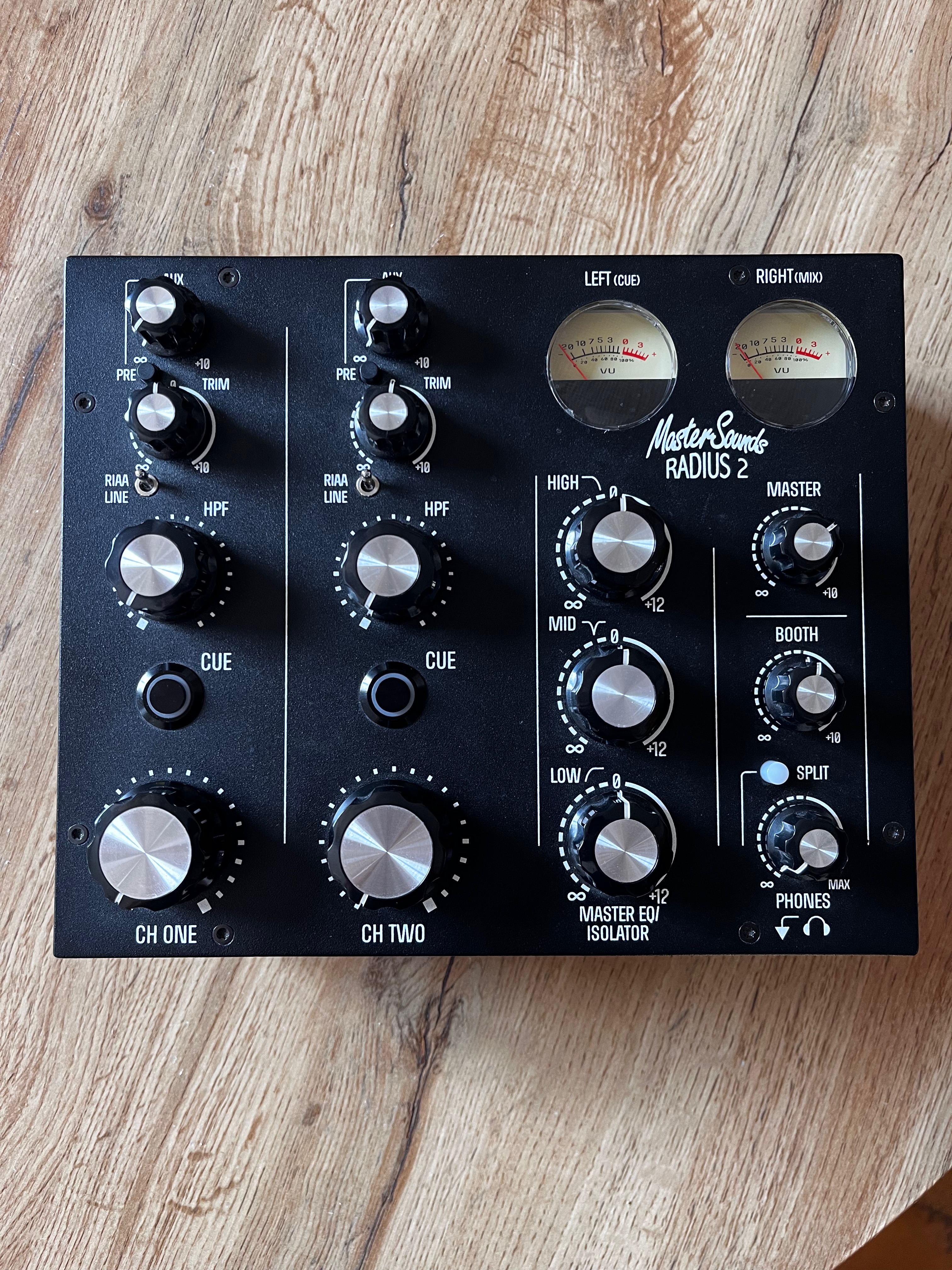 Vends table MasterSounds noir Radius 2