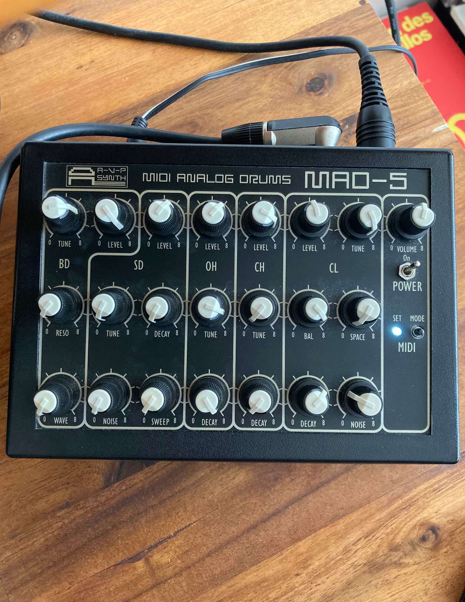 BAR analo AVP Synth Mad-5