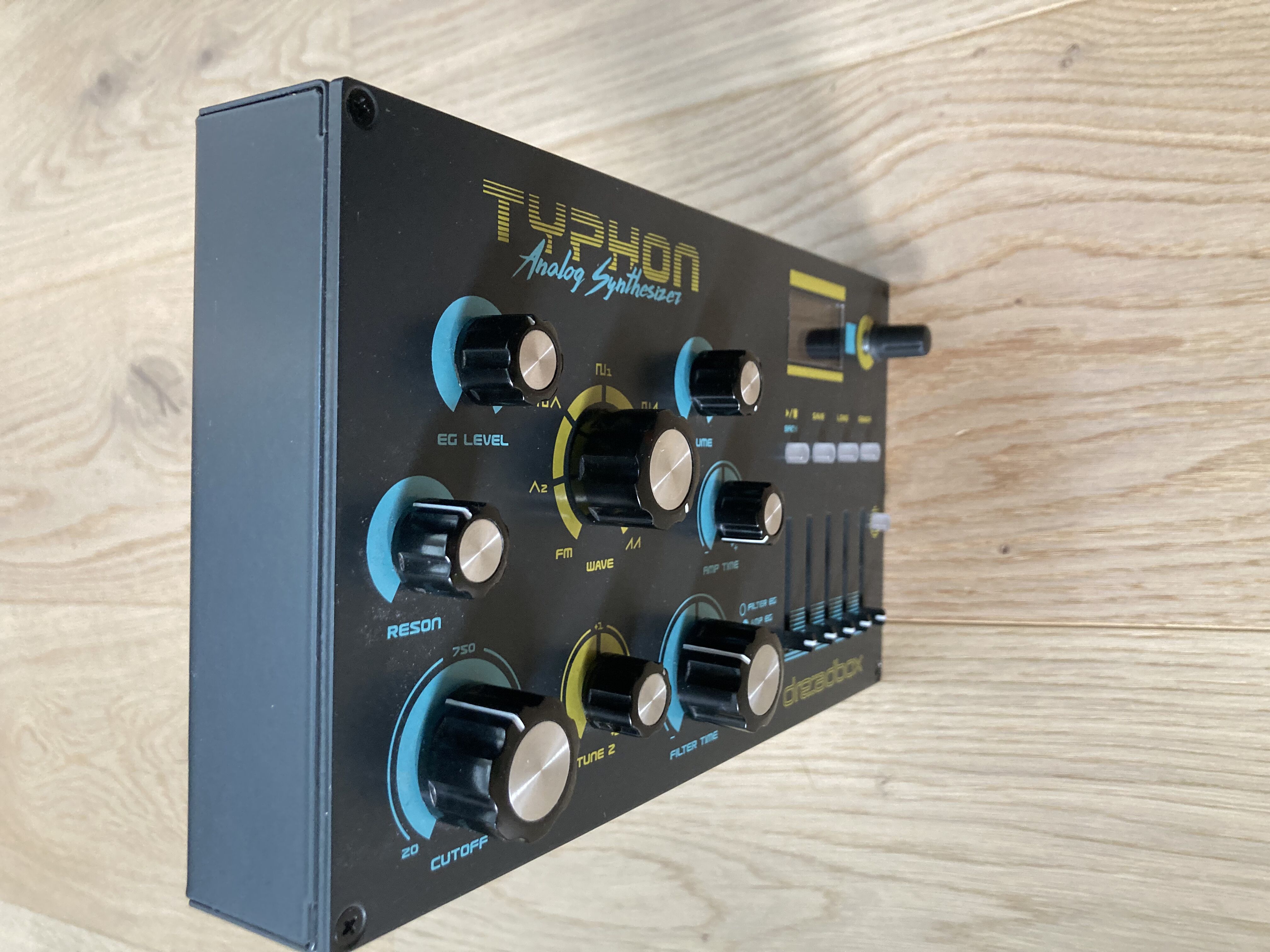 Dreadbox Typhon (85720)