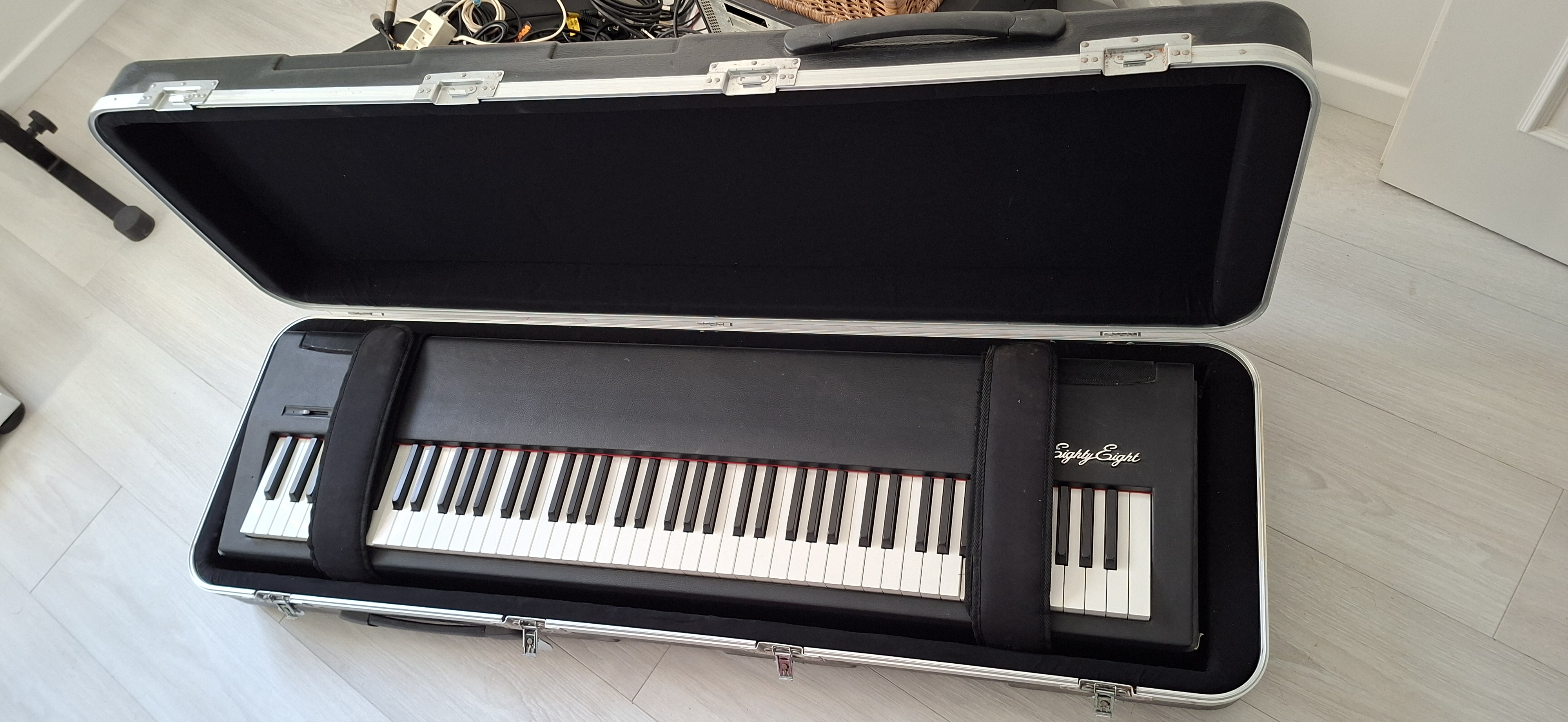 Vends case 88 touches Gator GK-288R