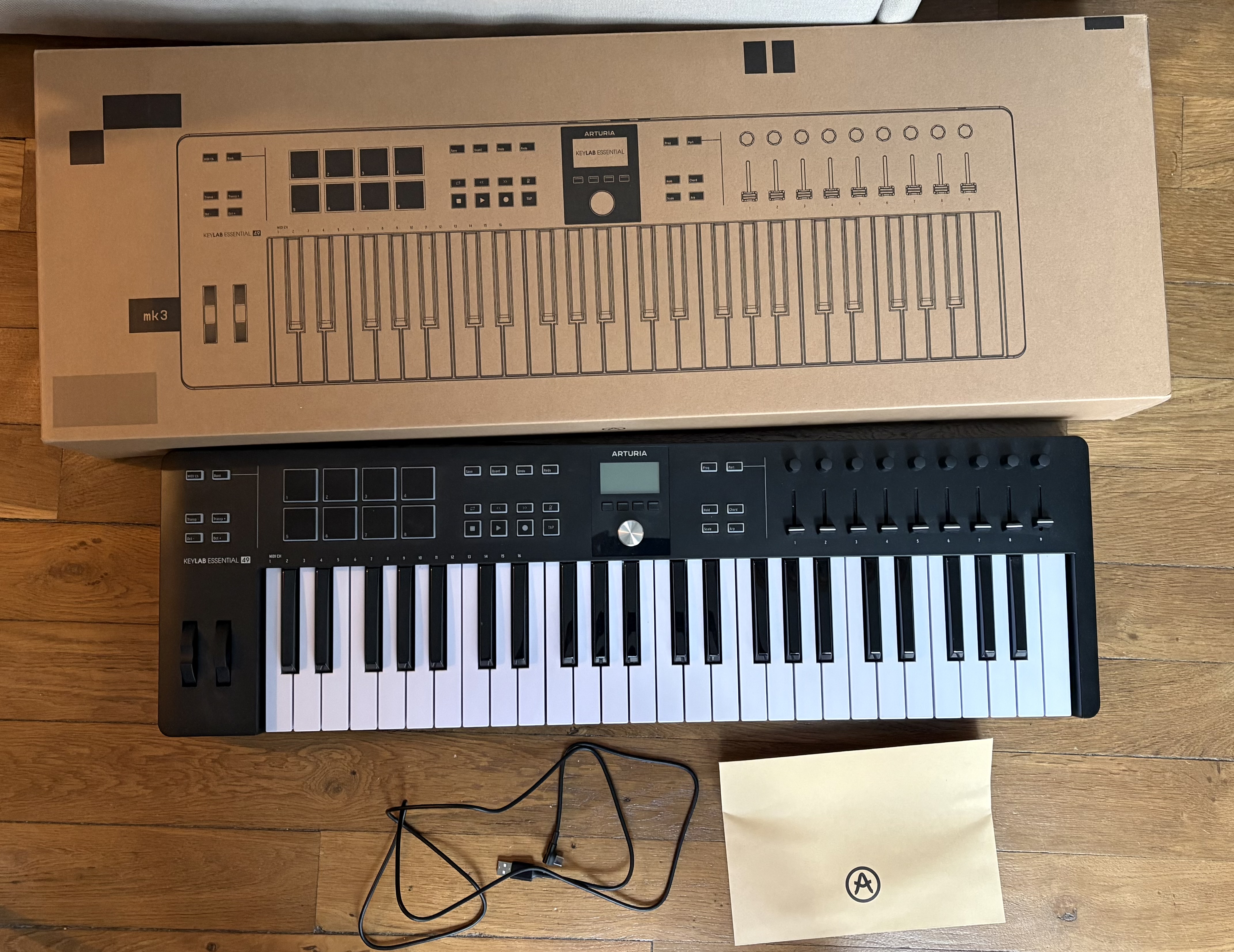 Clavier Arturia Keylab Essential 49 MK3 + Sound Explorers Collection 2 - parfait état