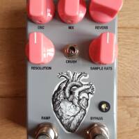 Vends réverb + bit crusher