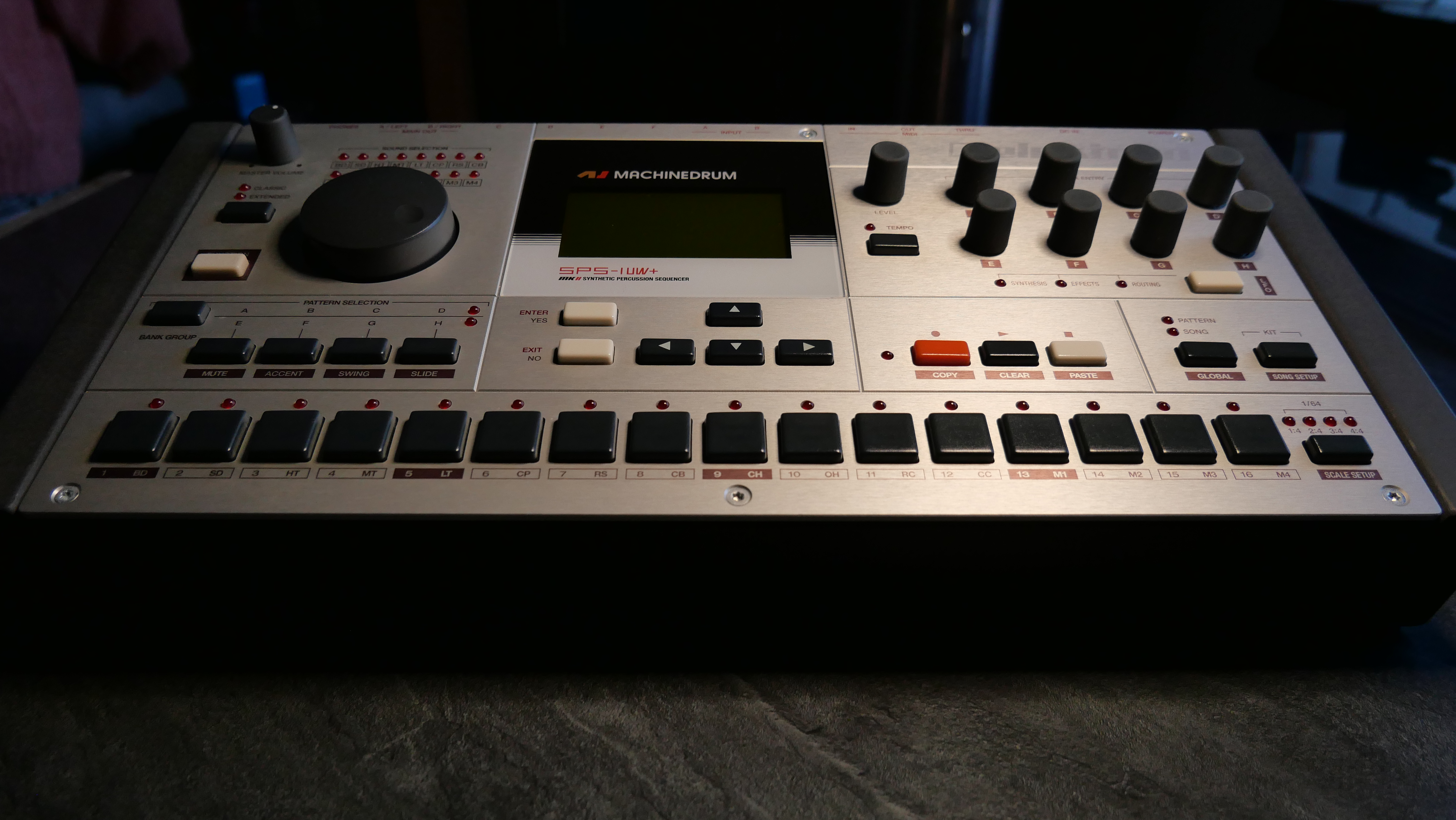  Machinedrum avec Mégacommand.