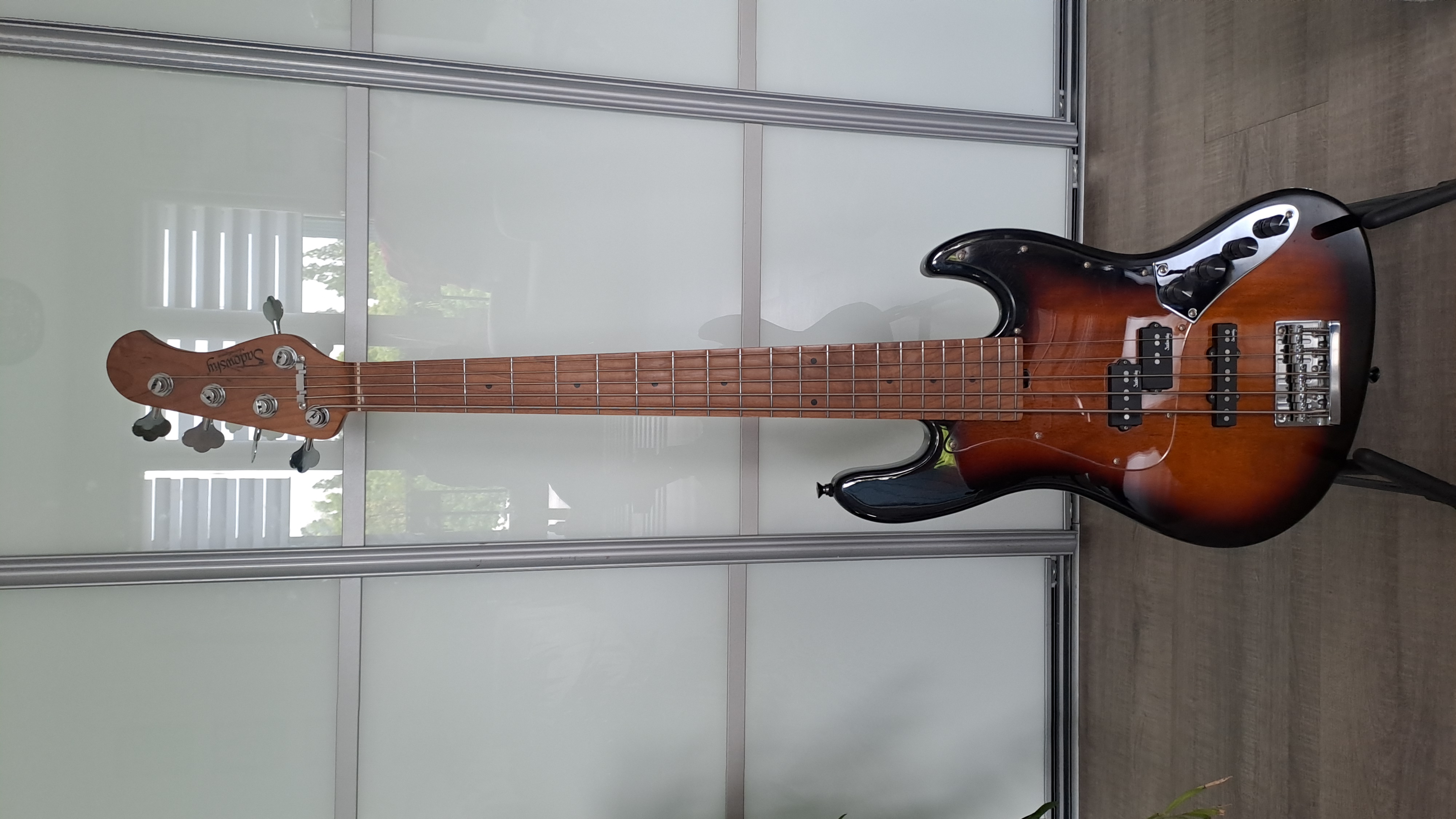 Sadowsky Métro Express 21-Fret Hybrid P/J Bass 5-String sunburst