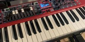 Vends nord electro 6d73 avec housse de transport et accessoire