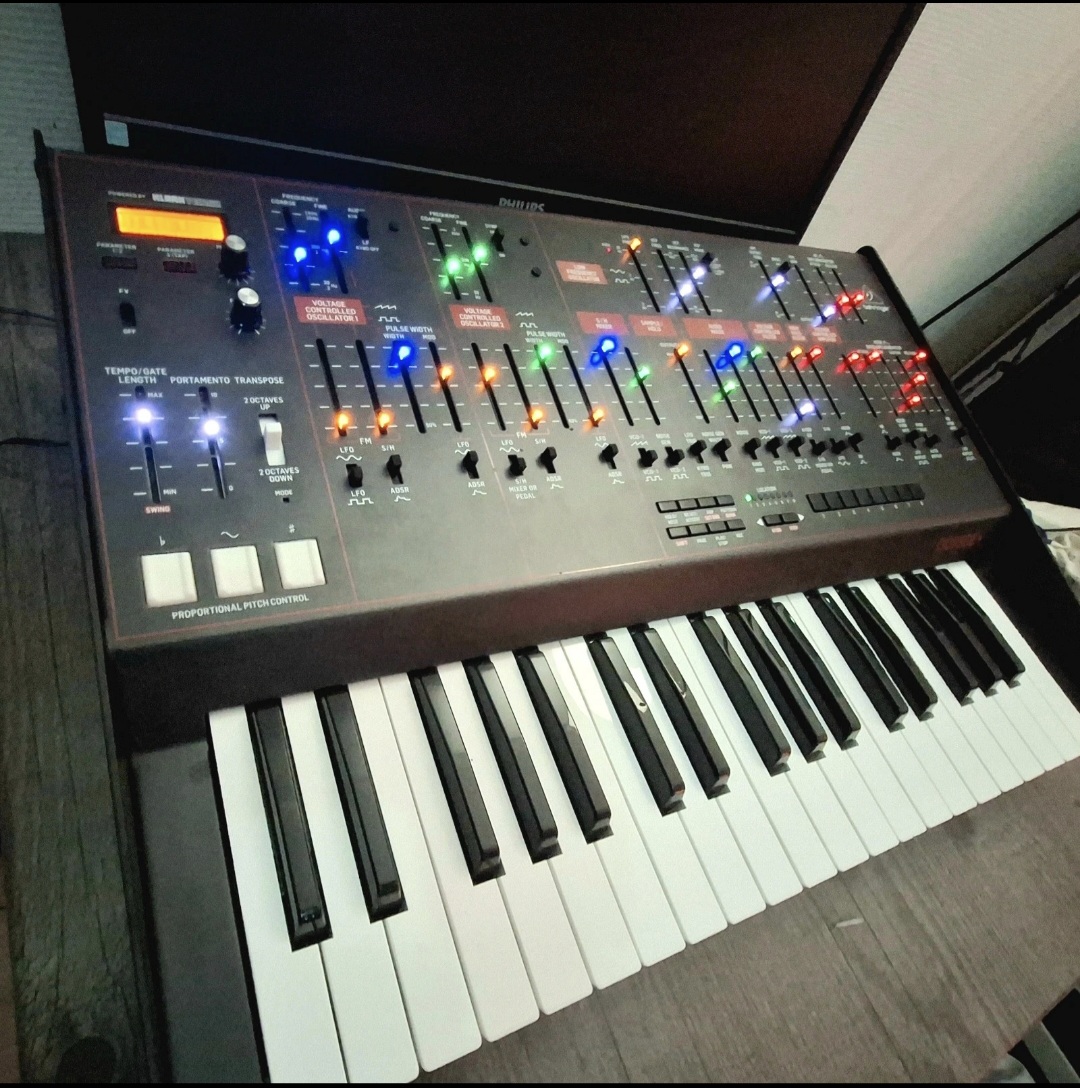 Vends behringer Odyssey 
