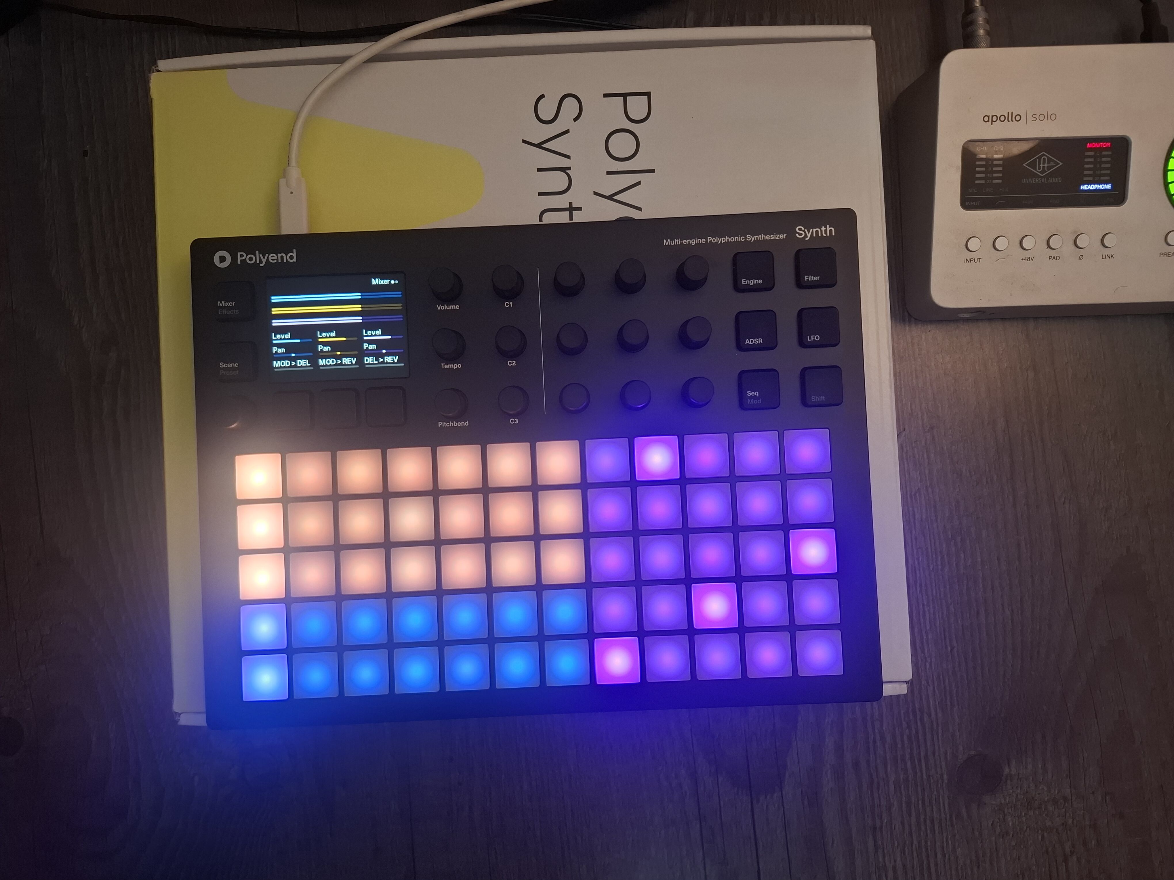 Vends Polyend Synth comme neuf 