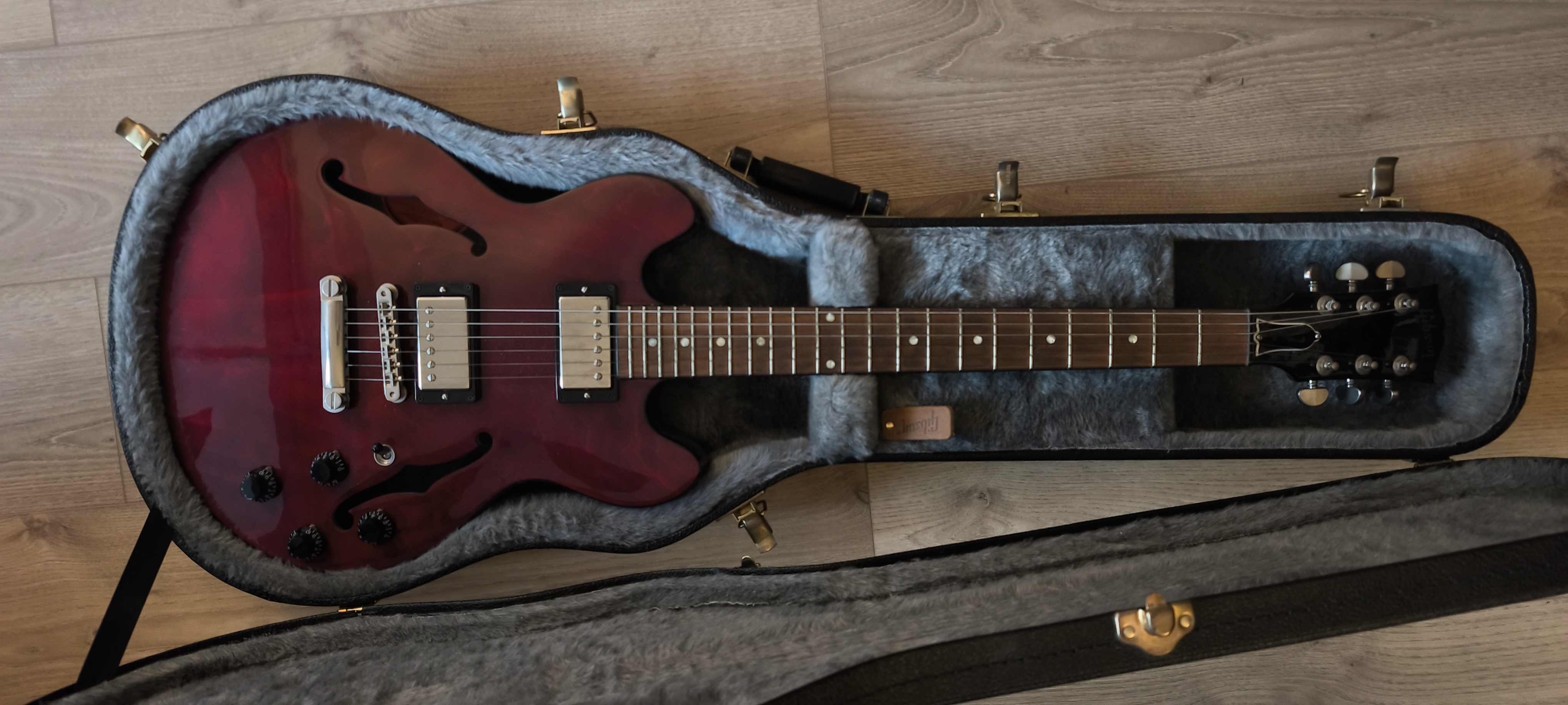 Gibson ES-339 Studio — Cherry Red — Très bon état + étui rigide Gibson