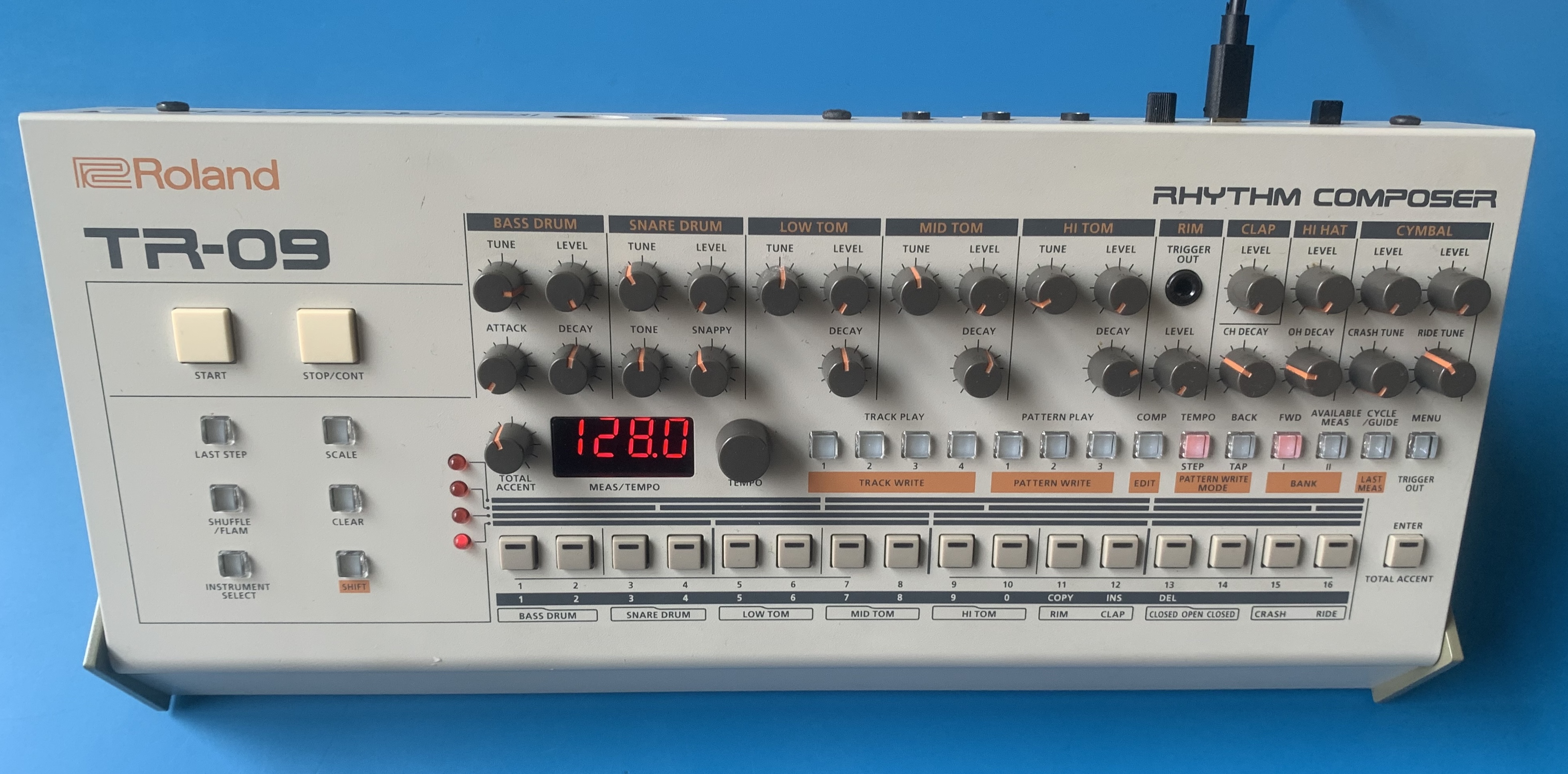 Vend Roland TR-09